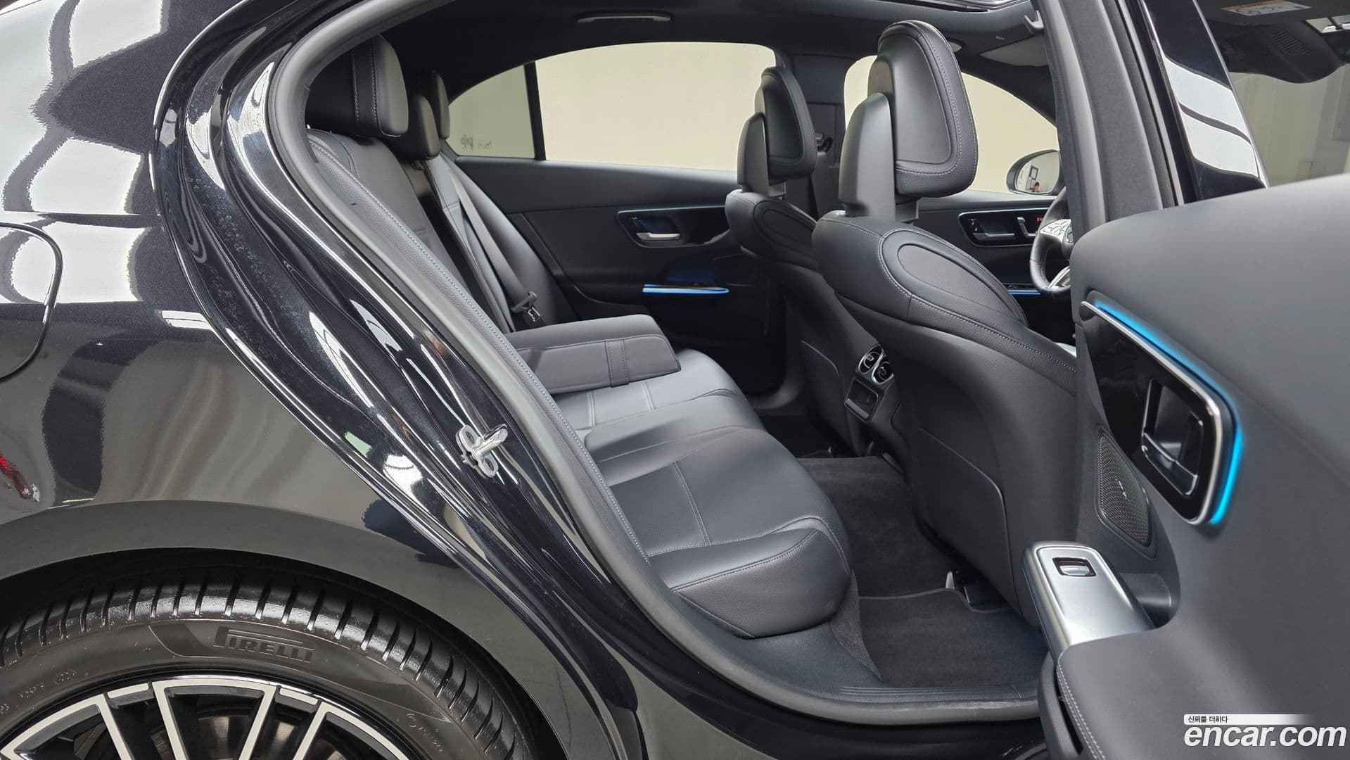 Main__Slider__Photo:C-Class Mercedes-Benz 2025.8-10