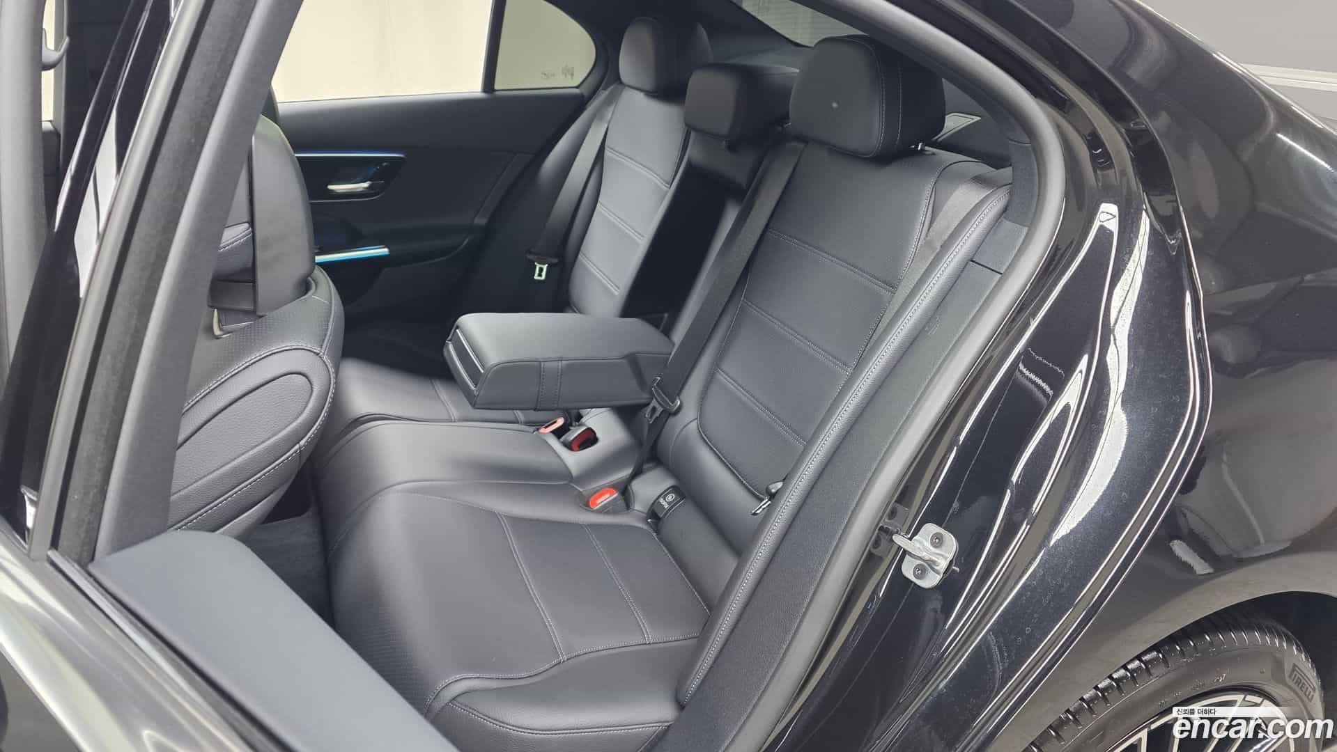C-Class Mercedes-Benz 2025.8-OPTION-016
