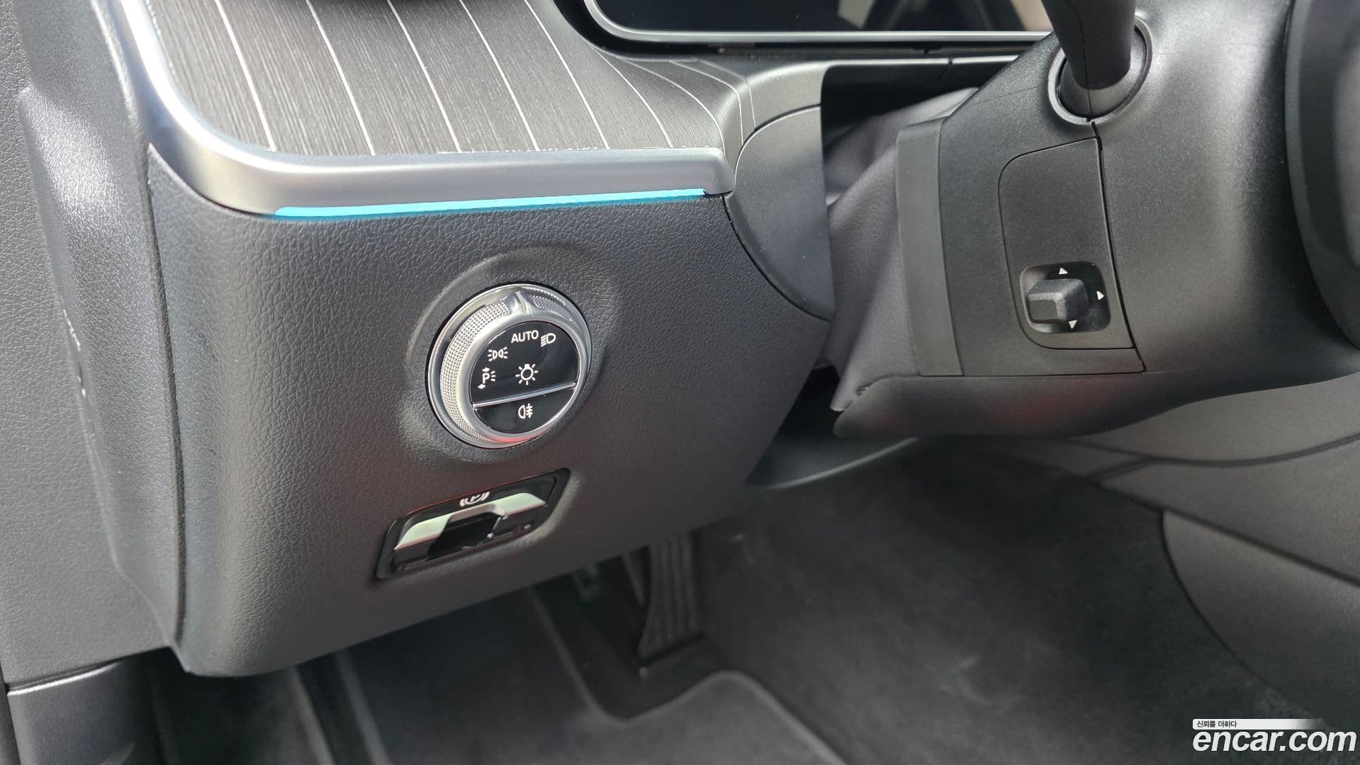 Main__Slider__Photo:C-Class Mercedes-Benz 2025.8-19