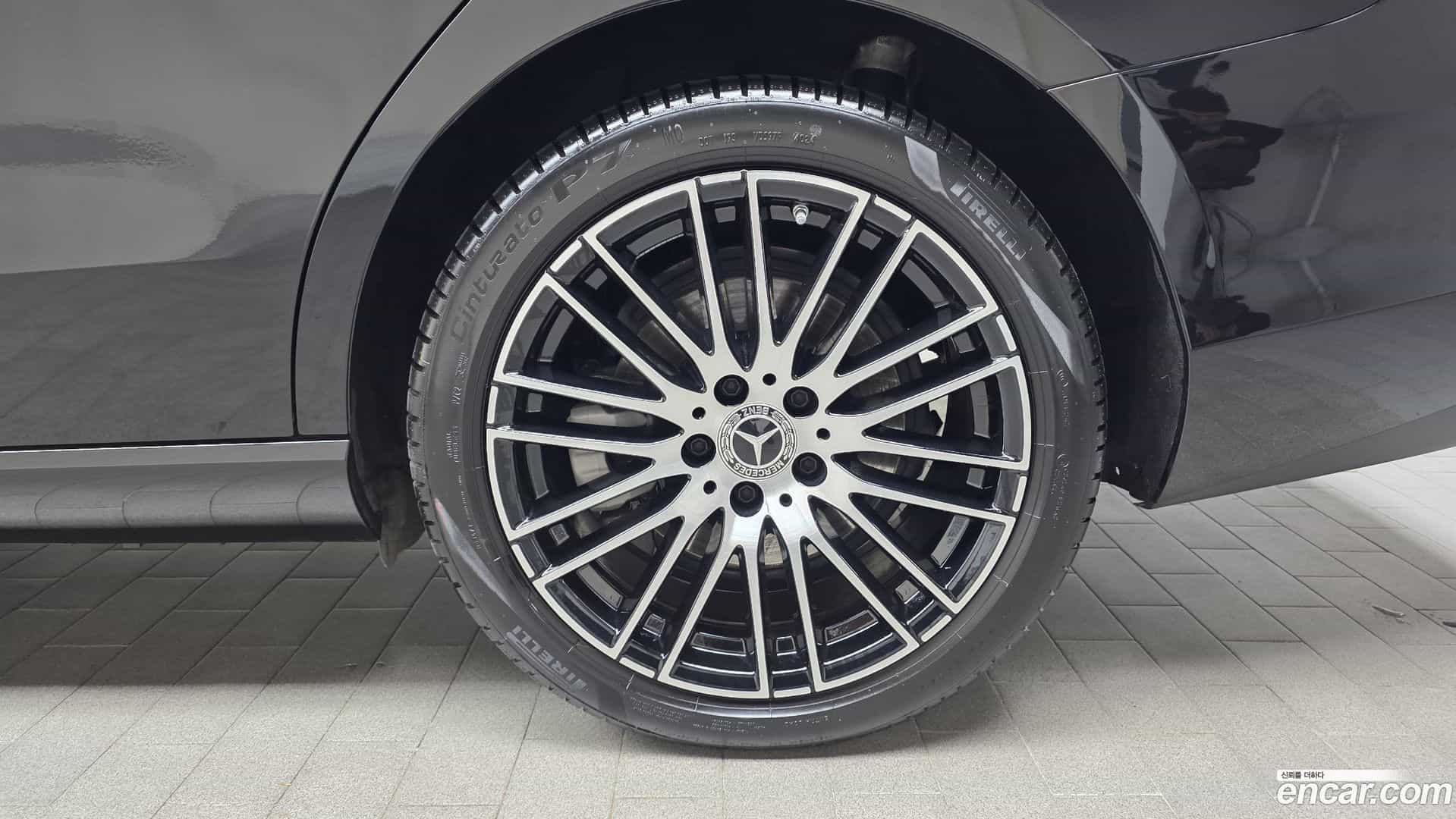 C-Class Mercedes-Benz 2025.8-OUTER-031