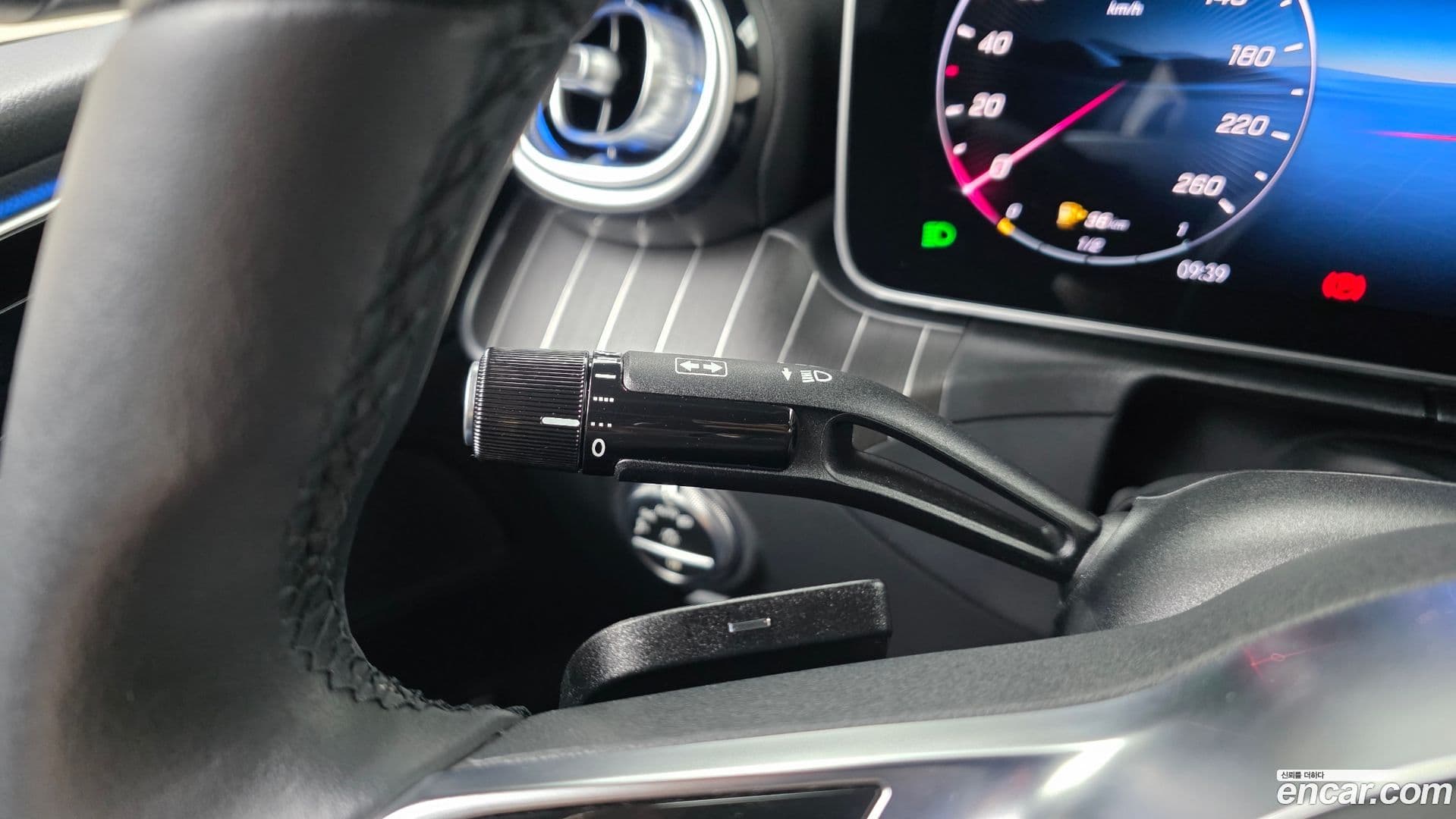 Main__Slider__Photo:C-Class Mercedes-Benz 2025.8-26