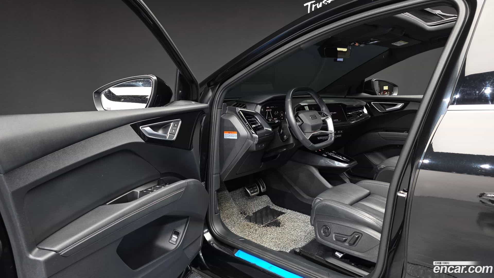 Q4 e-tron Audi 2023.11-INNER-010