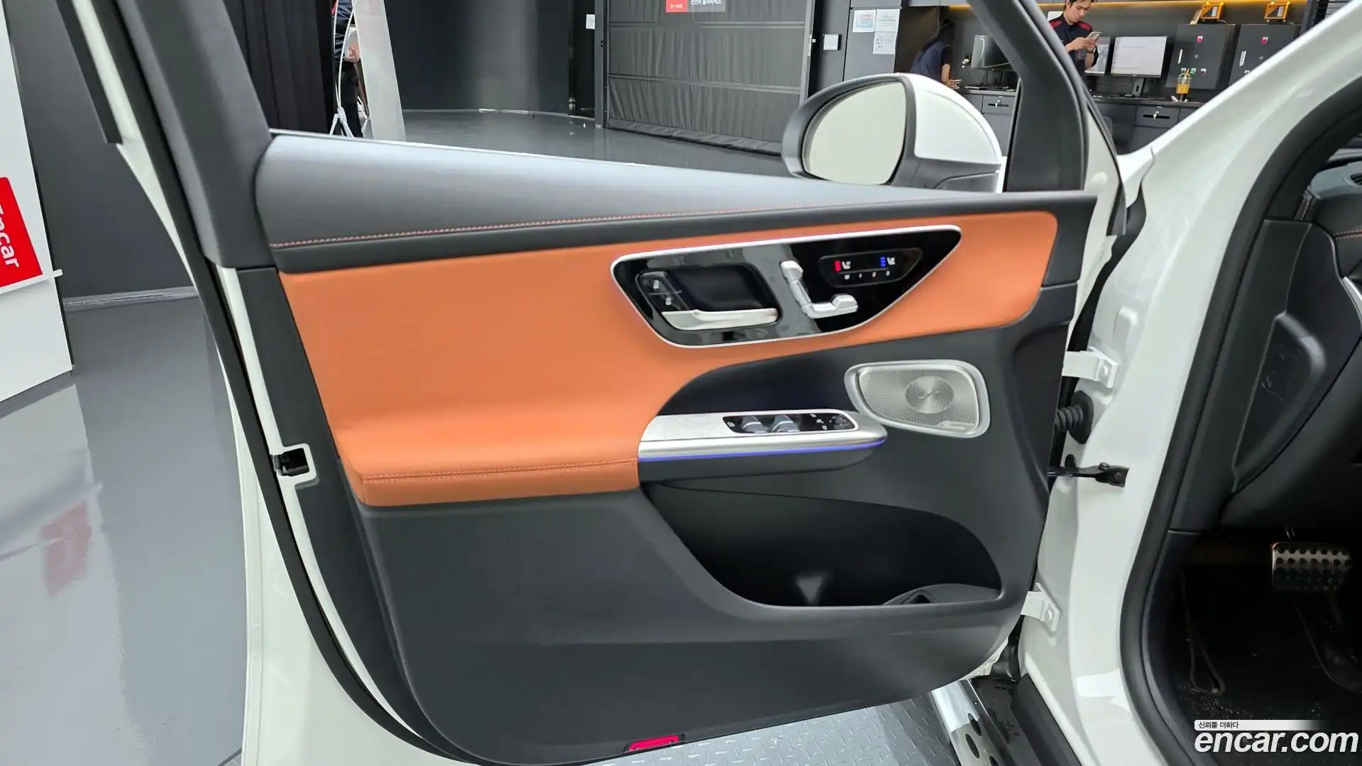GLC-Class Mercedes-Benz 2025.7-INNER-034