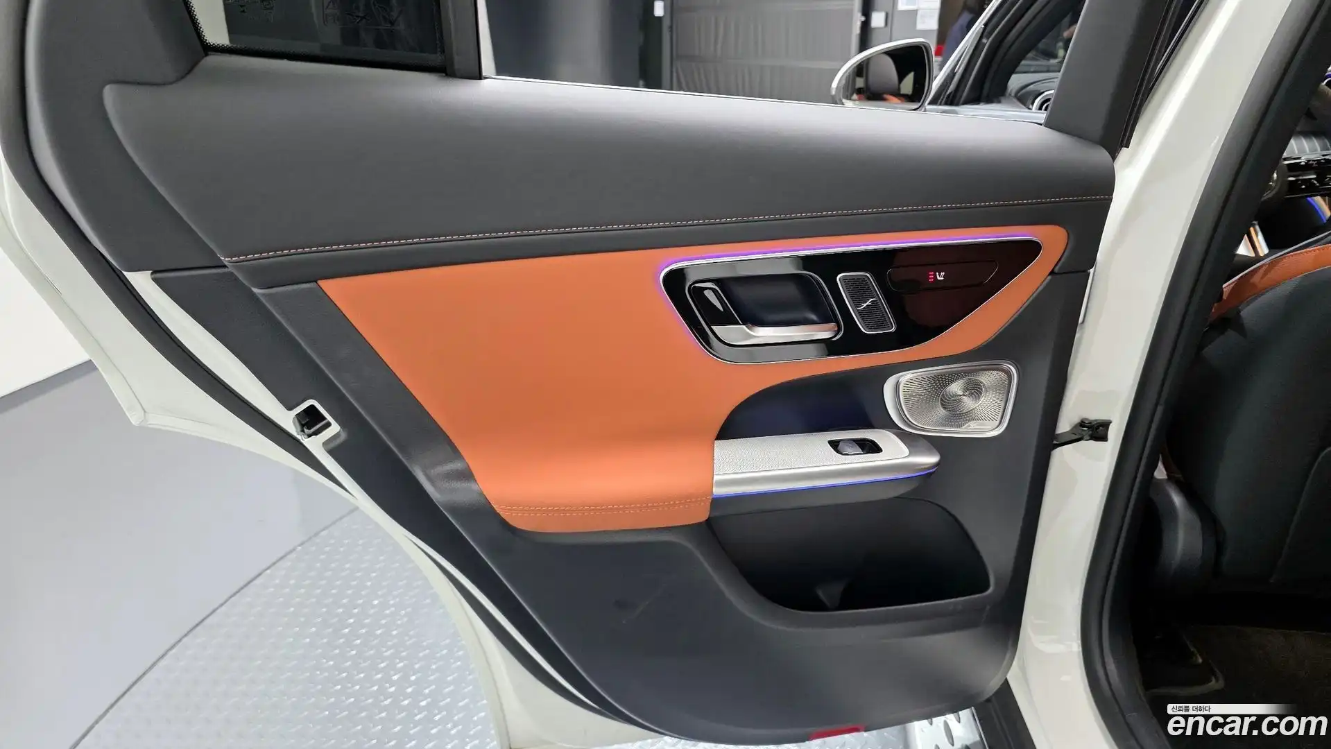 GLC-Class Mercedes-Benz 2025.7-INNER-035