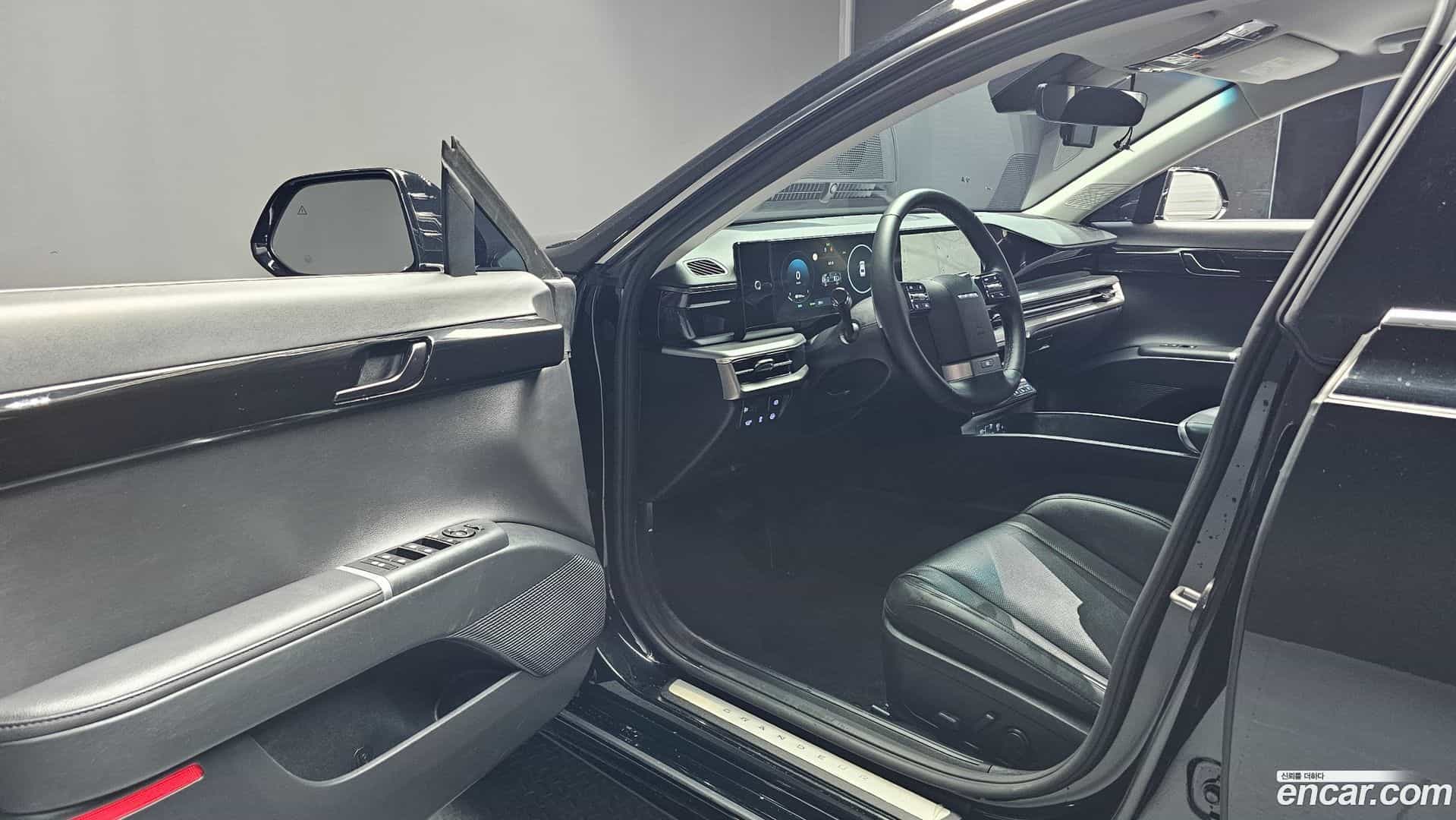 Grandeur Hyundai 2023.10-INNER-010