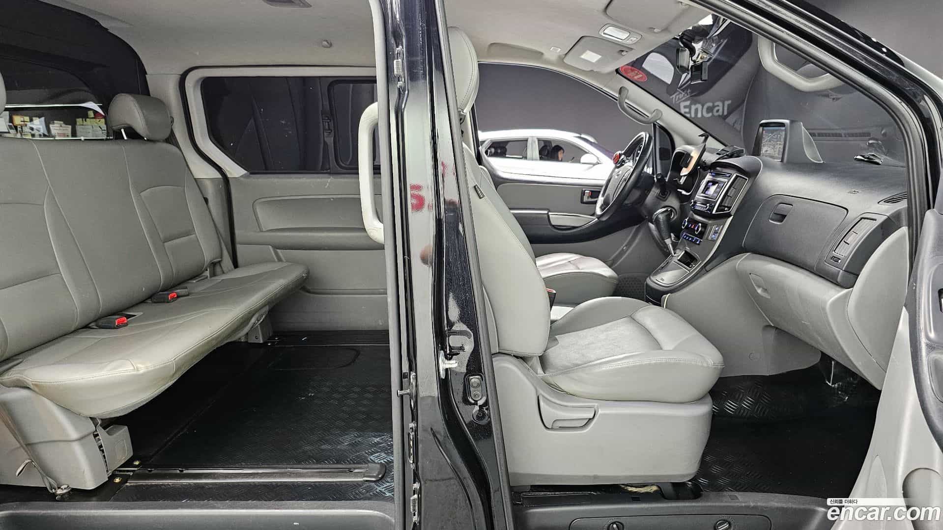 Starex Hyundai 2019.9-OPTION-016
