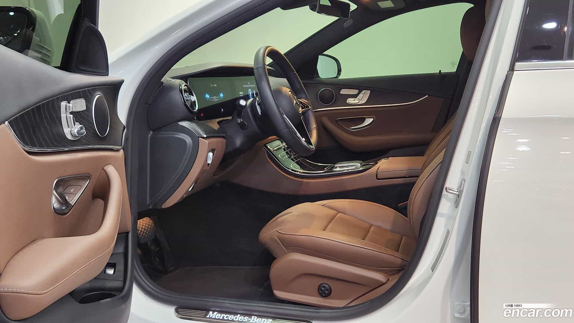 E-Class Mercedes-Benz 2023.11-INNER-010