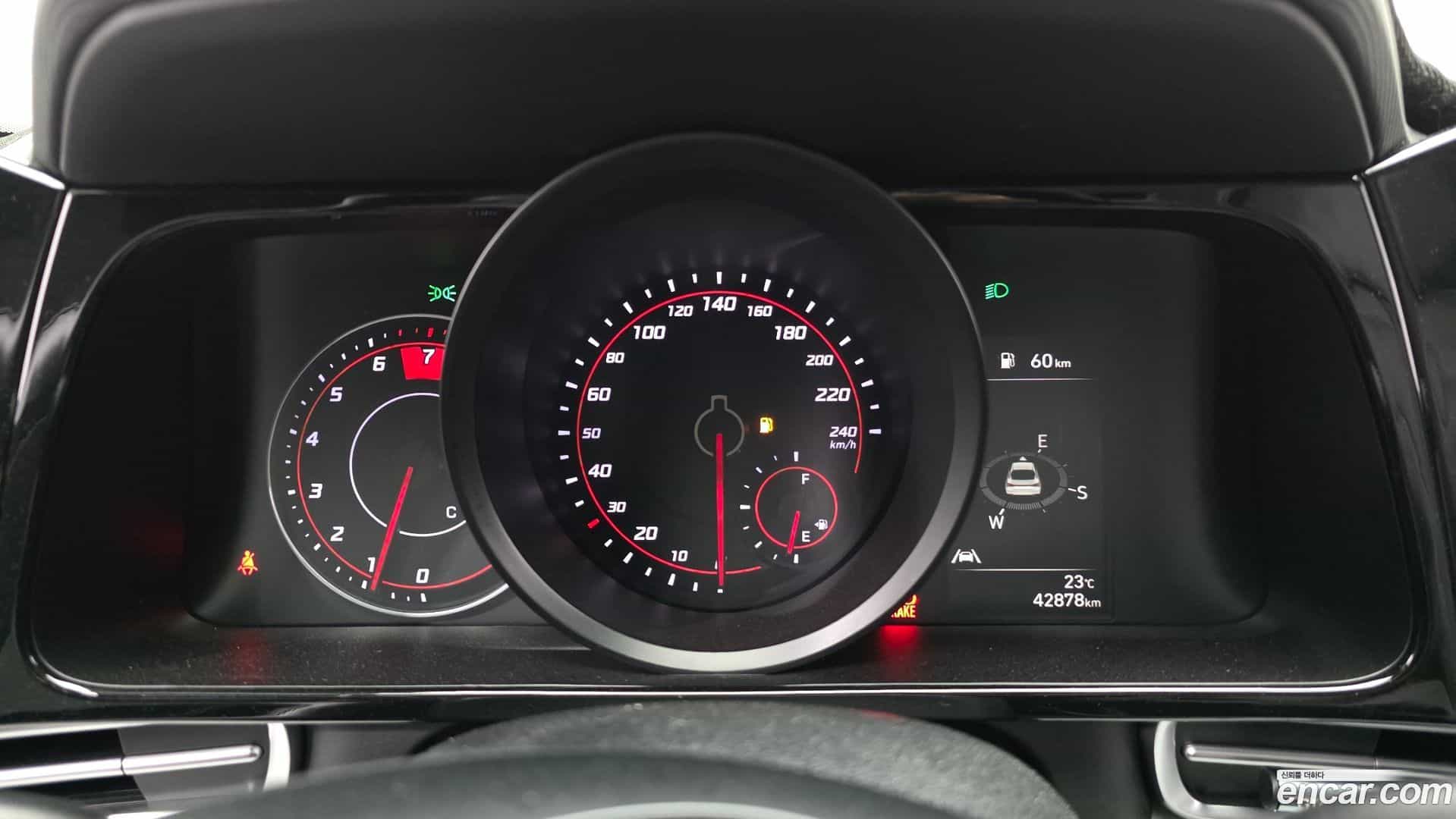 AVANTE Hyundai 2021.11-INNER-008