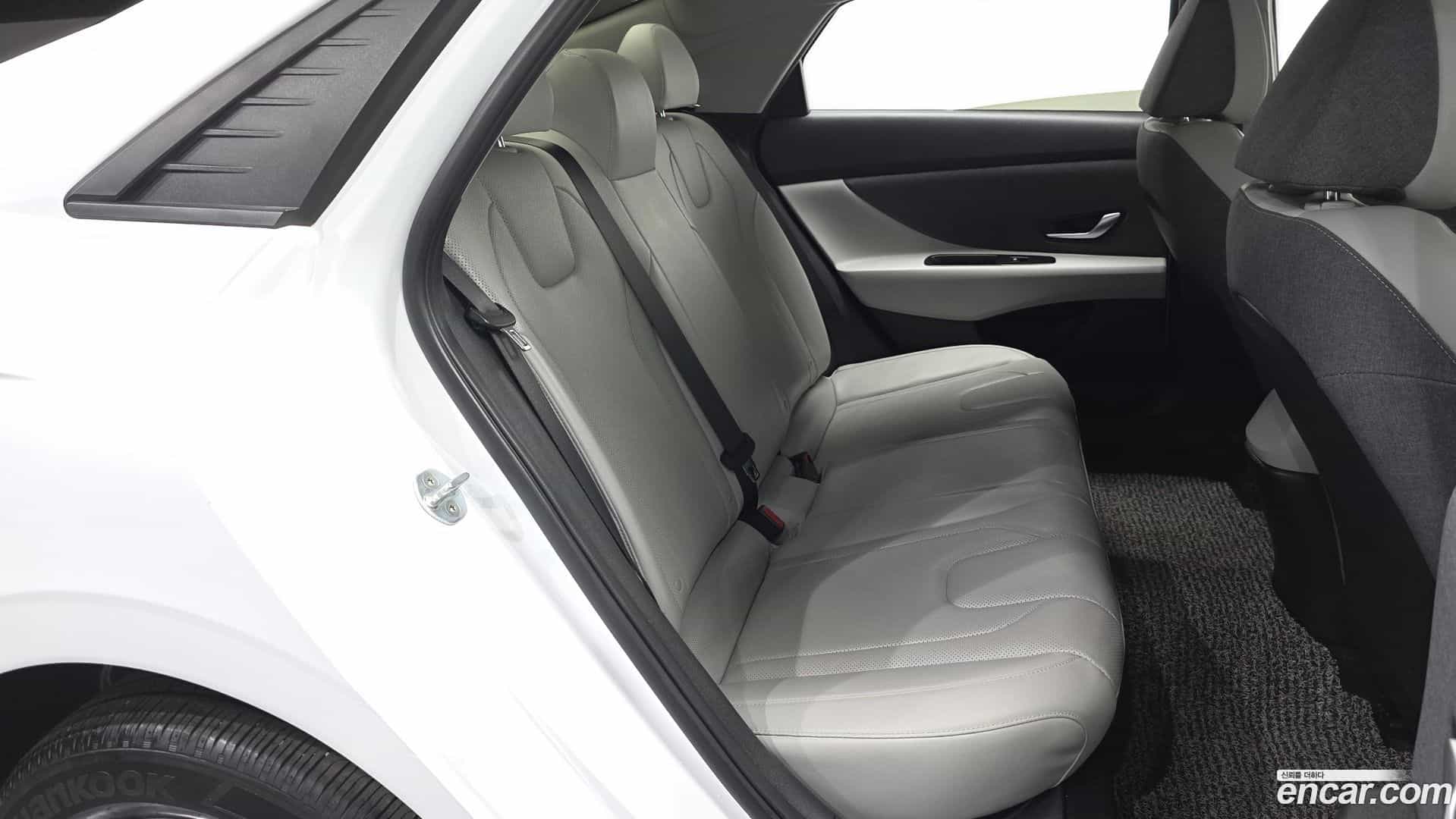 AVANTE Hyundai 2021.11-OPTION-015