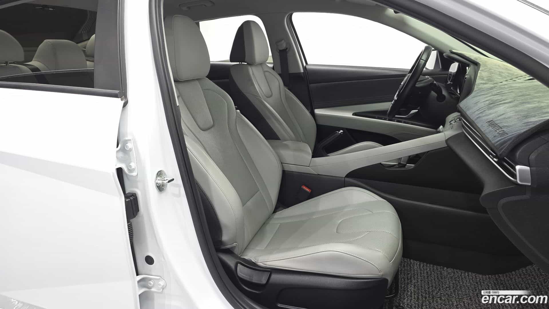 AVANTE Hyundai 2021.11-OPTION-016