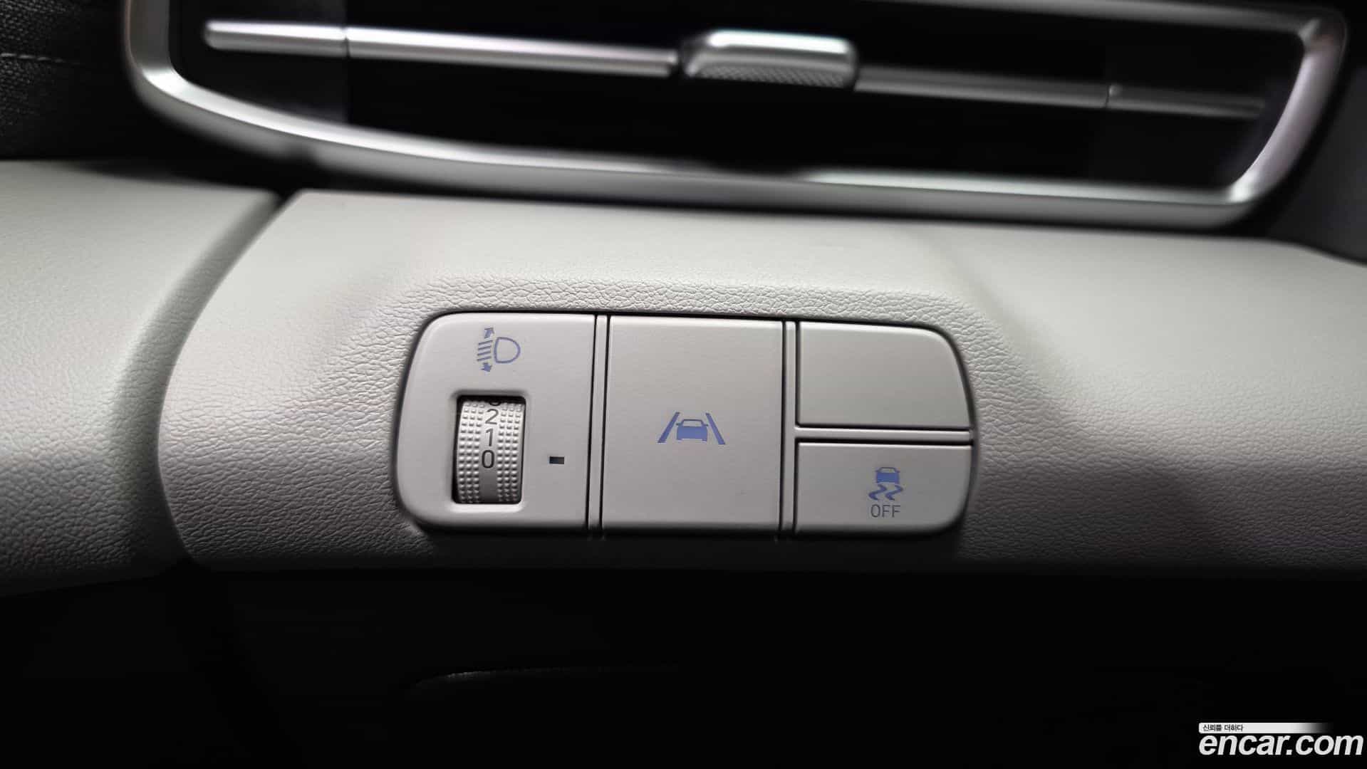 AVANTE Hyundai 2021.11-OPTION-019