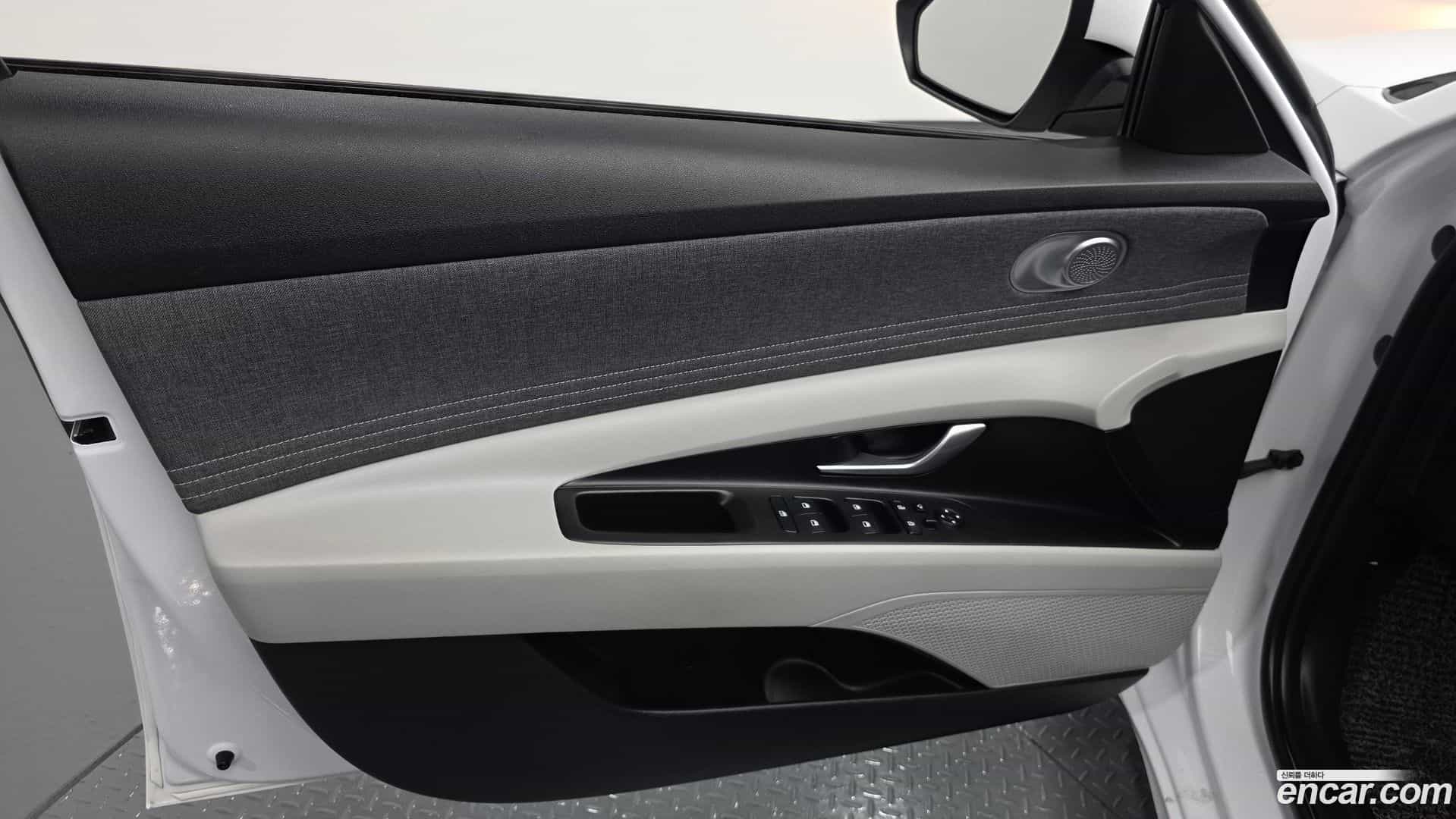 AVANTE Hyundai 2021.11-OPTION-040