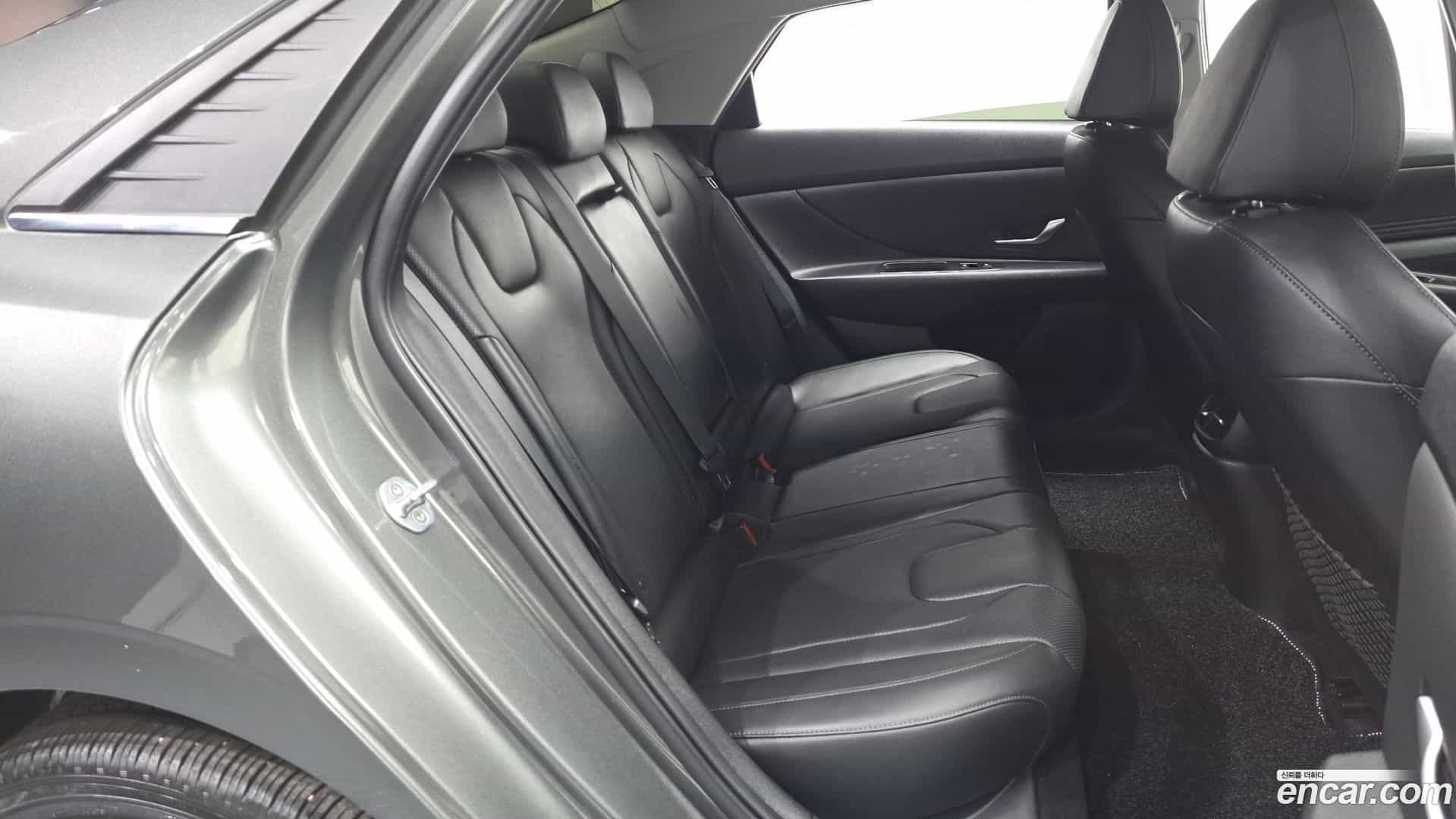 AVANTE Hyundai 2022.0-OPTION-015