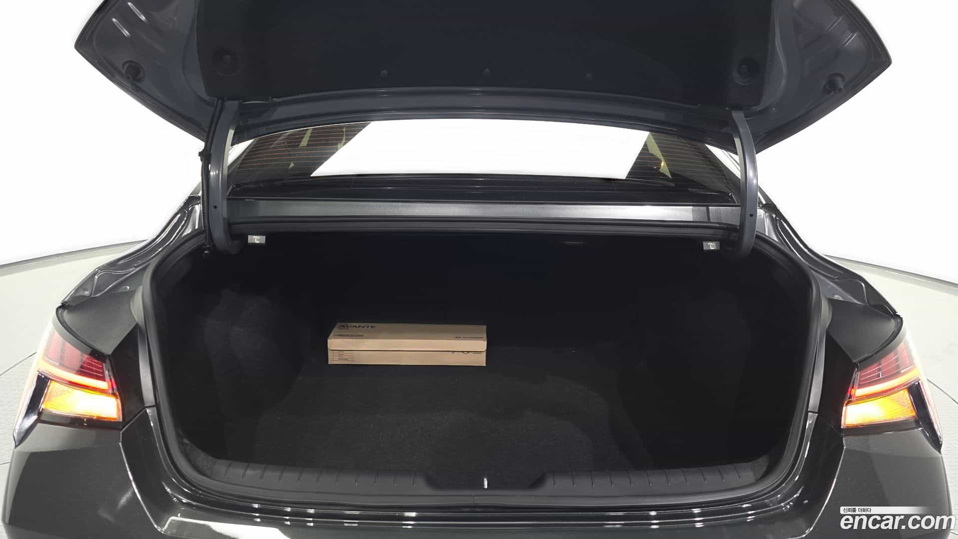 AVANTE Hyundai 2022.0-OPTION-024