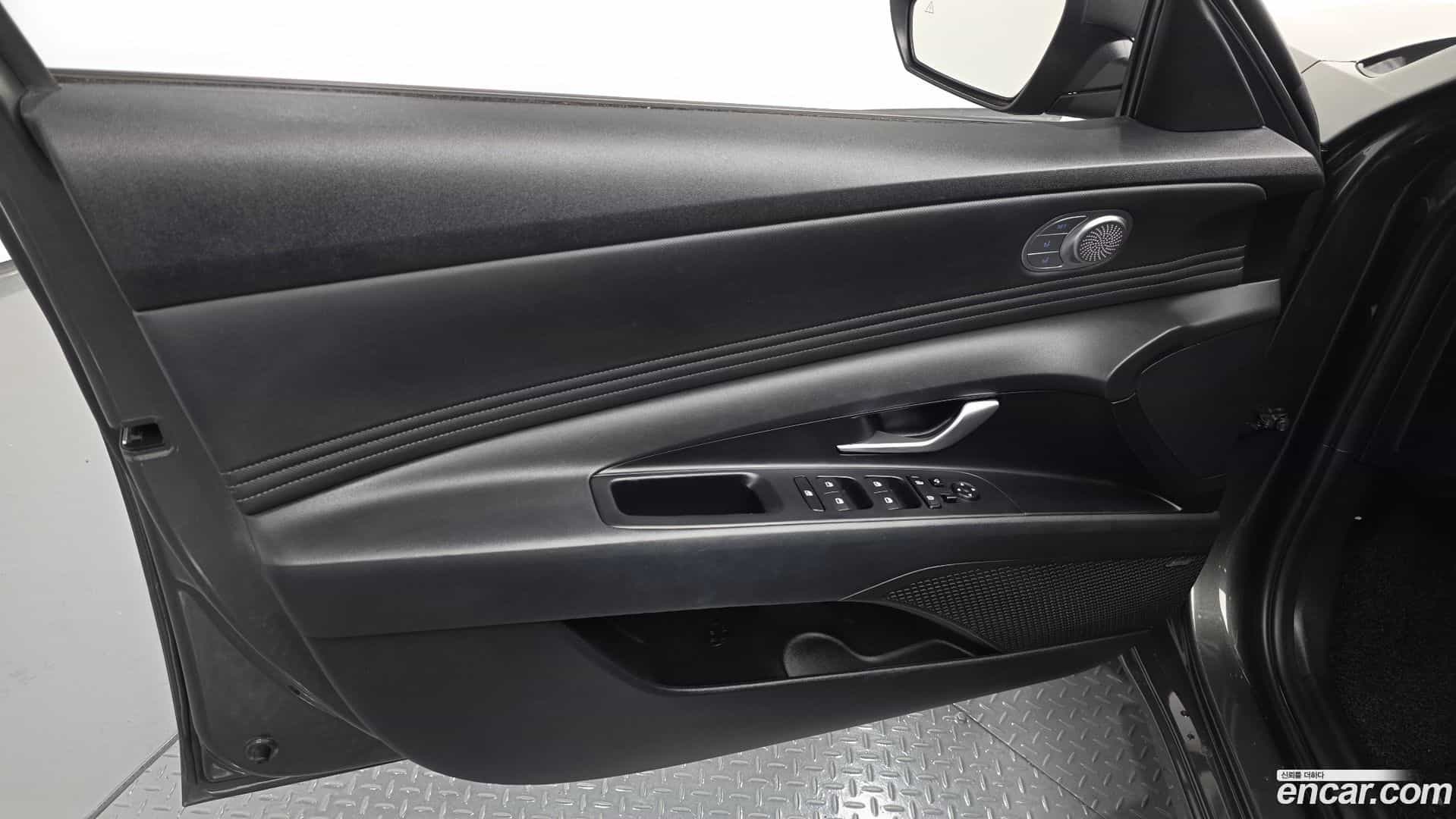 AVANTE Hyundai 2022.0-INNER-035