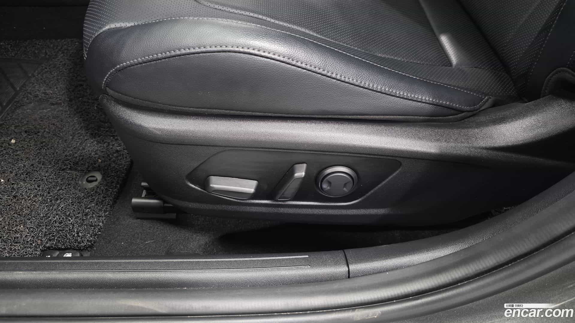 AVANTE Hyundai 2022.0-OPTION-042