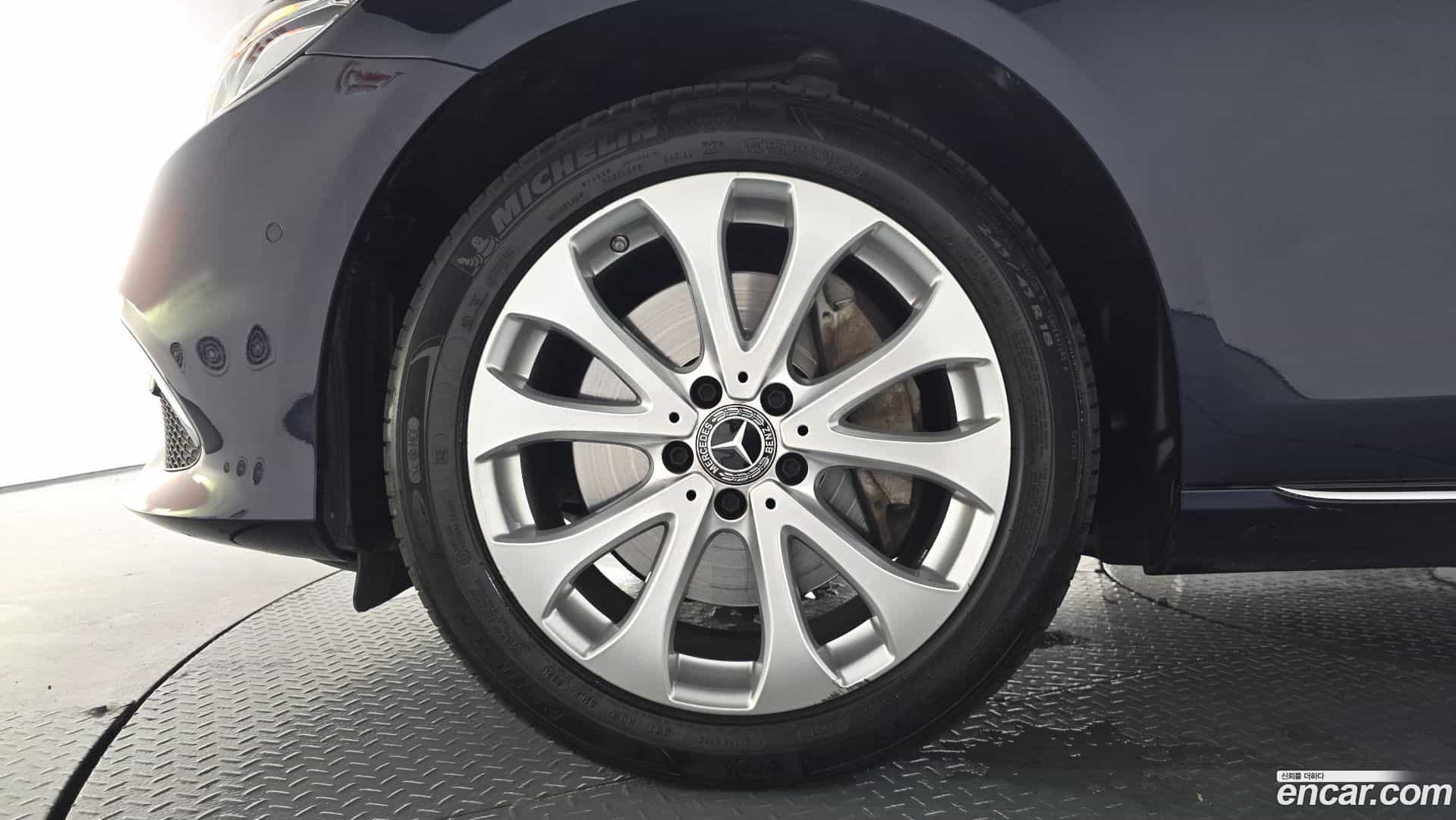 E-Class Mercedes-Benz 2019.8-OUTER-005