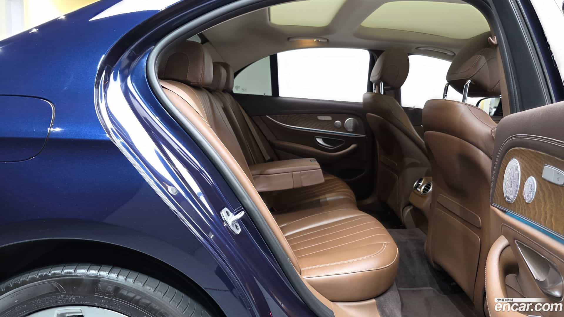 E-Class Mercedes-Benz 2019.8-OPTION-015