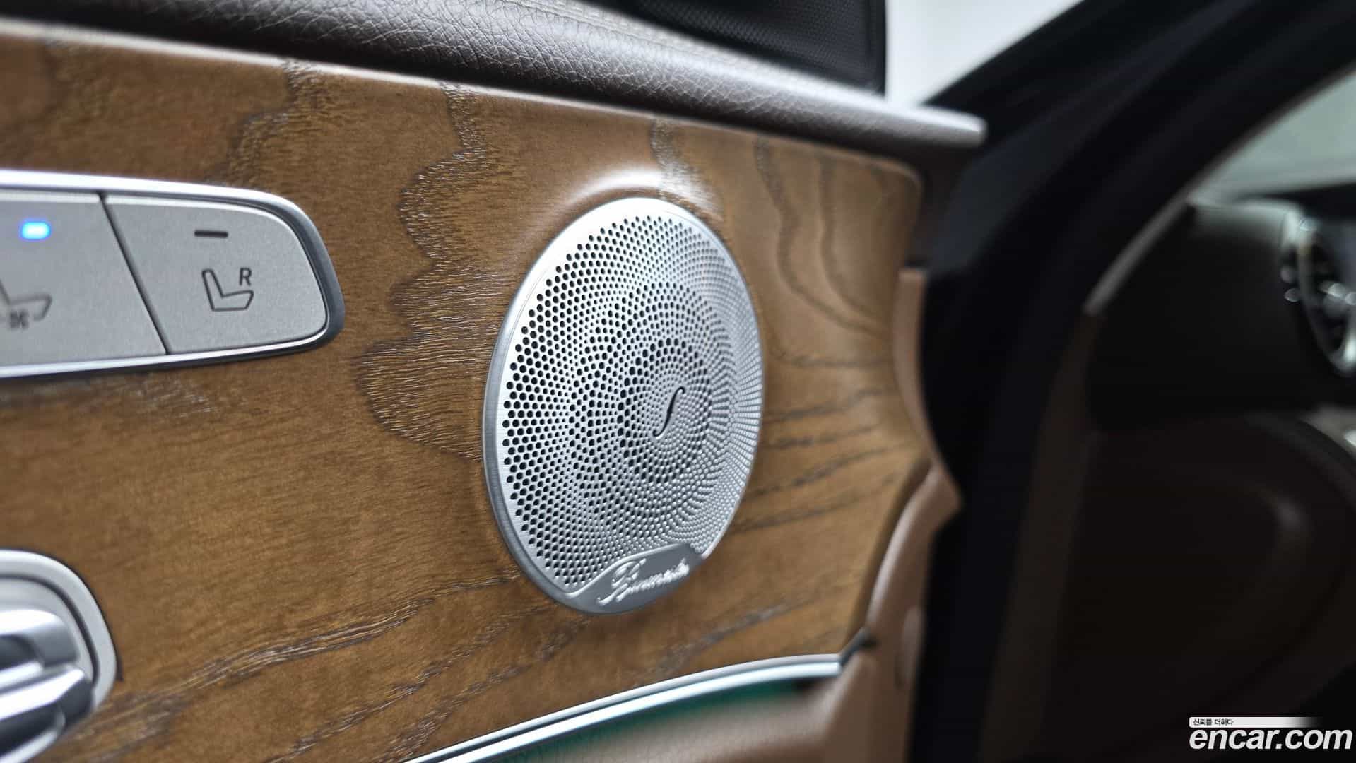 E-Class Mercedes-Benz 2019.8-OPTION-021