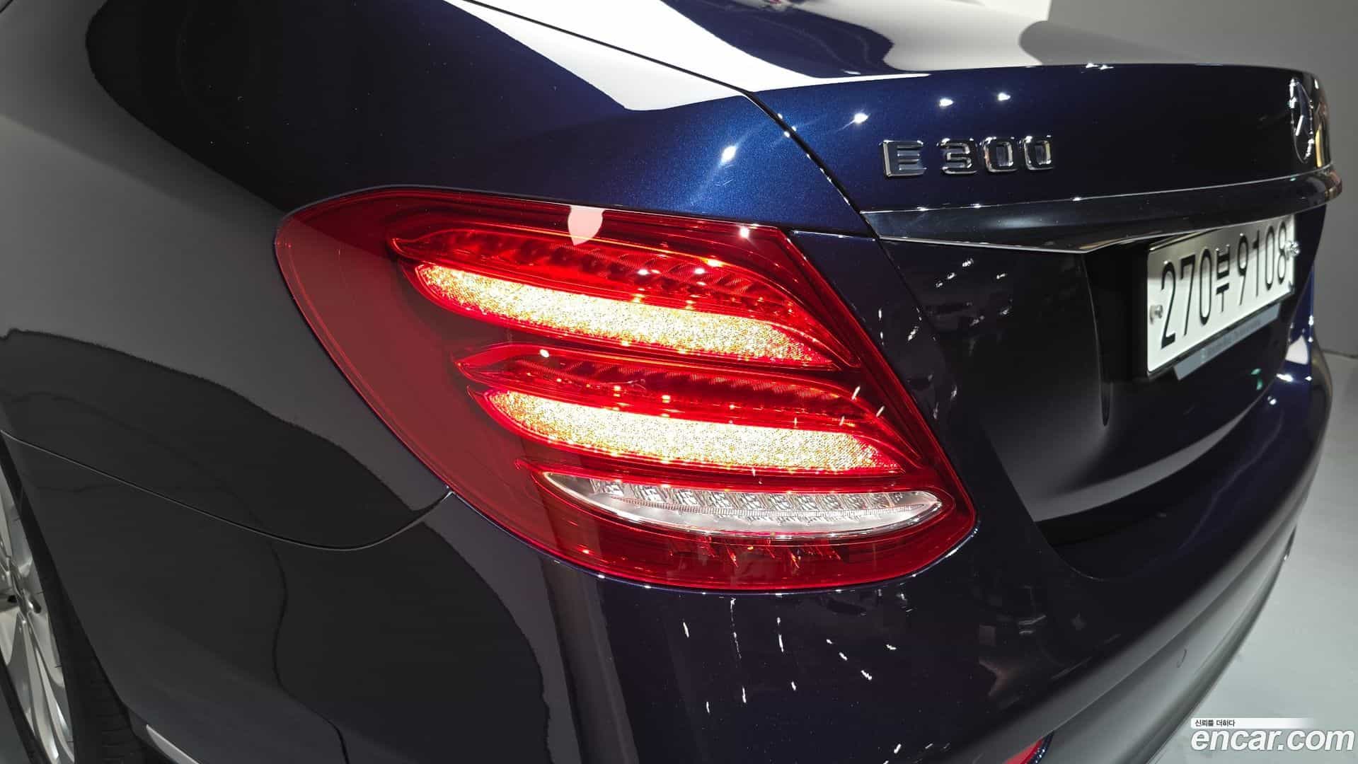 E-Class Mercedes-Benz 2019.8-OUTER-033