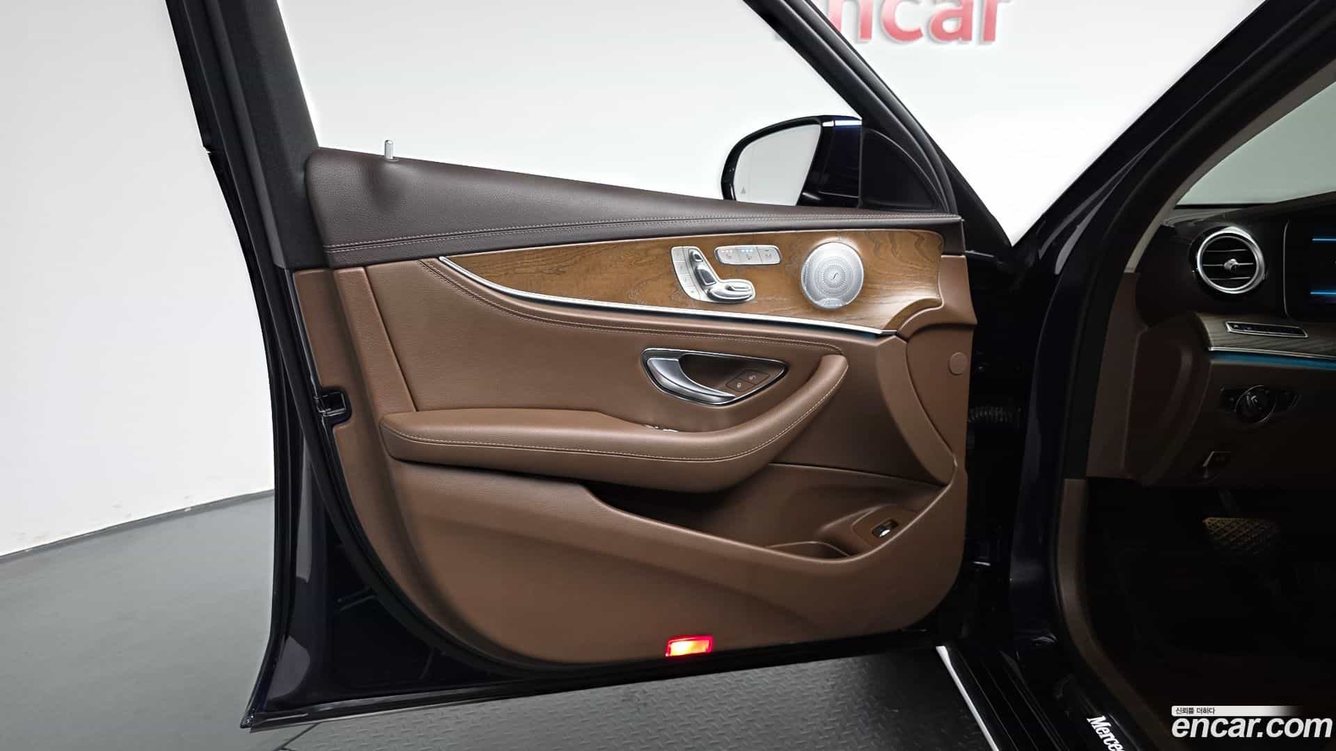 E-Class Mercedes-Benz 2019.8-INNER-034