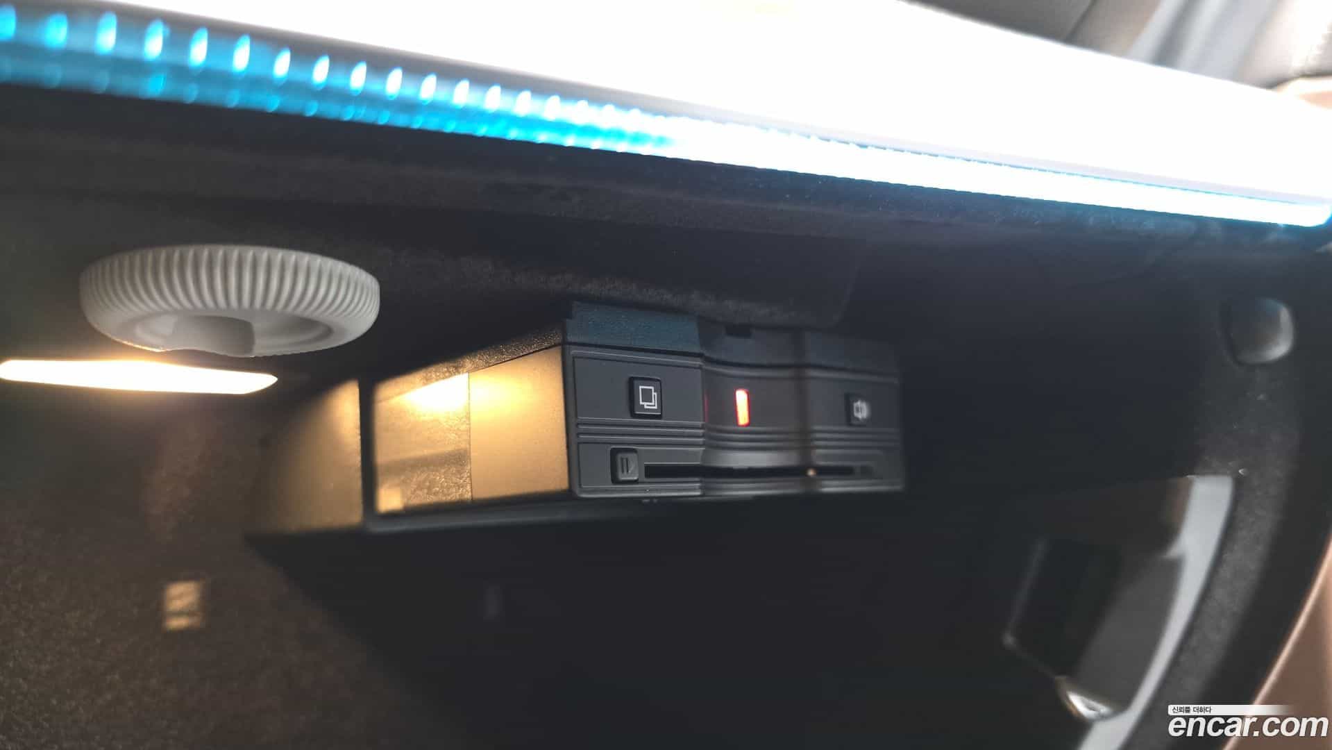 E-Class Mercedes-Benz 2019.8-OPTION-042