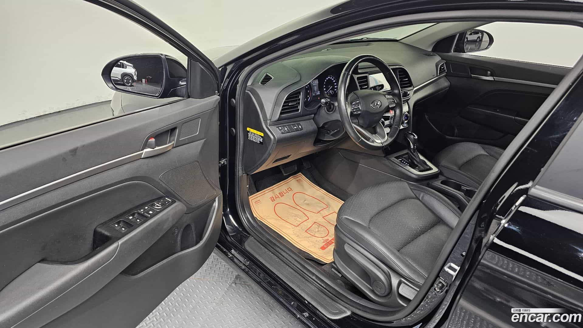 AVANTE Hyundai 2020.1-INNER-010