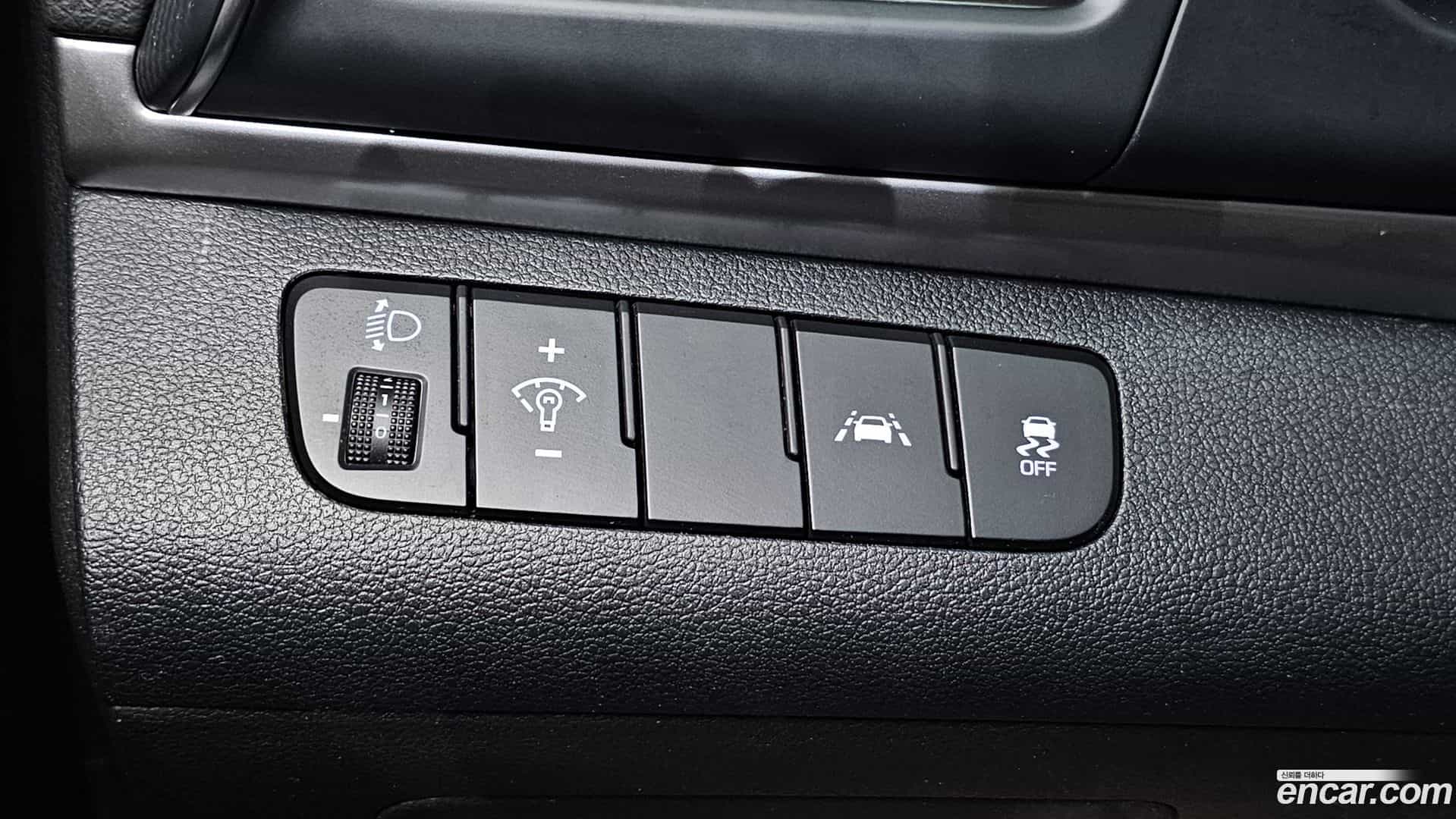 AVANTE Hyundai 2020.1-OPTION-018