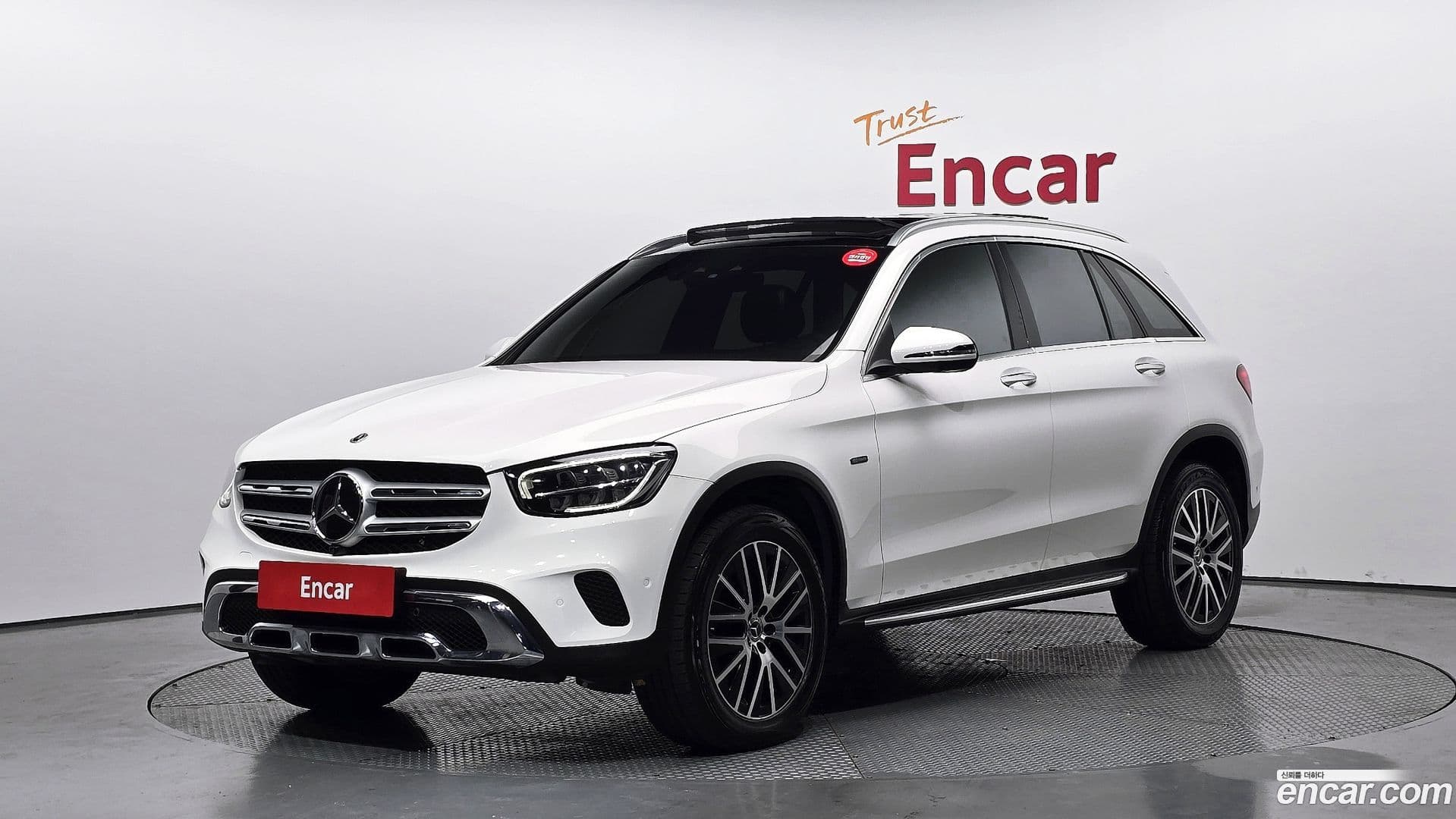 Main__Slider__Photo:GLC-Class Mercedes-Benz 2021.8-0