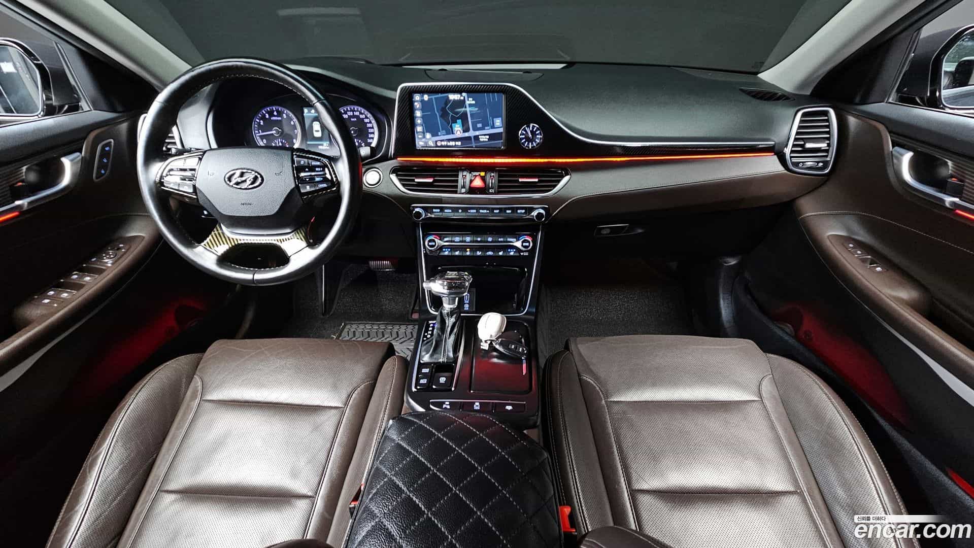 Grandeur Hyundai 2018.2-INNER-007