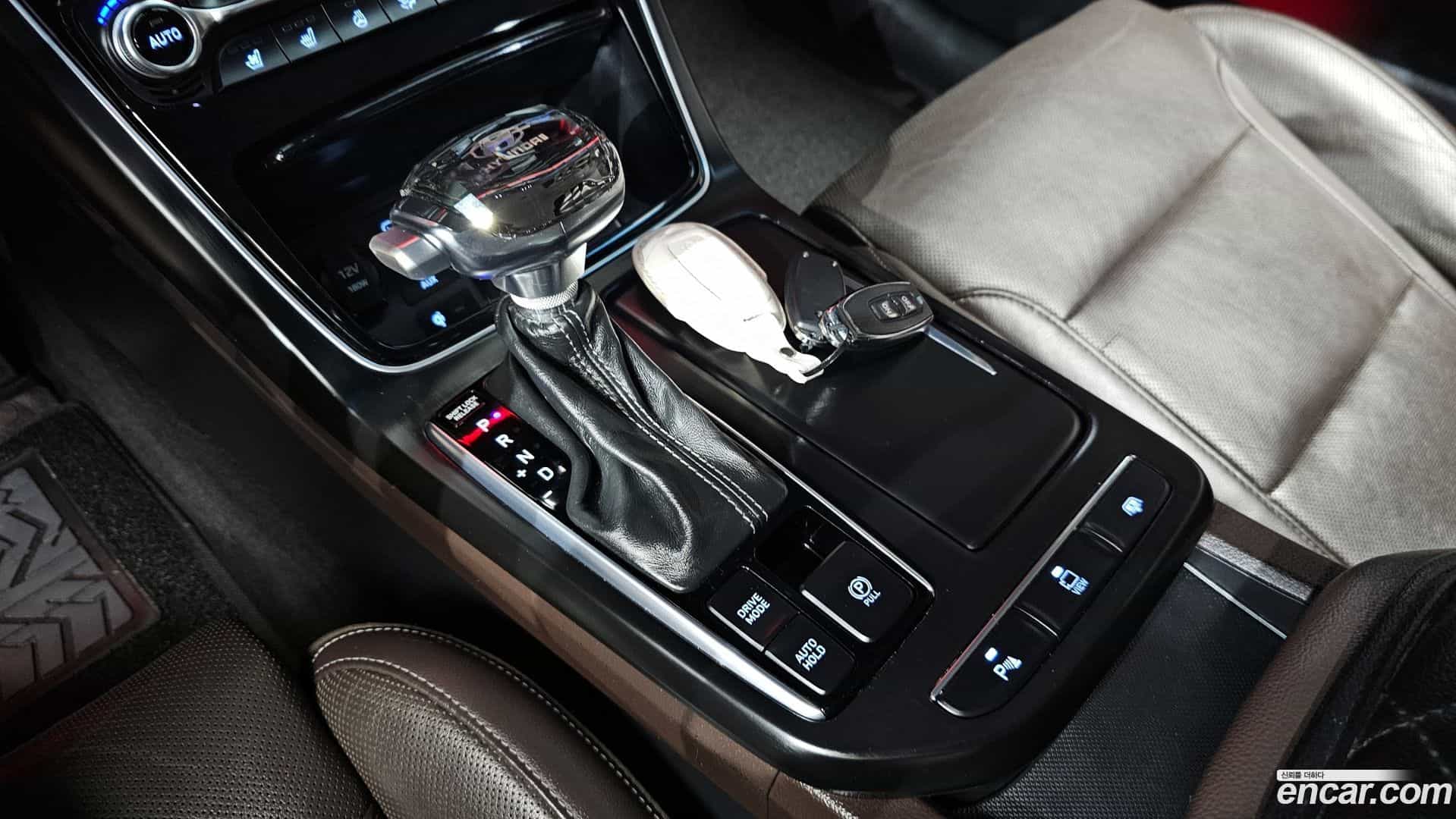 Grandeur Hyundai 2018.2-INNER-009