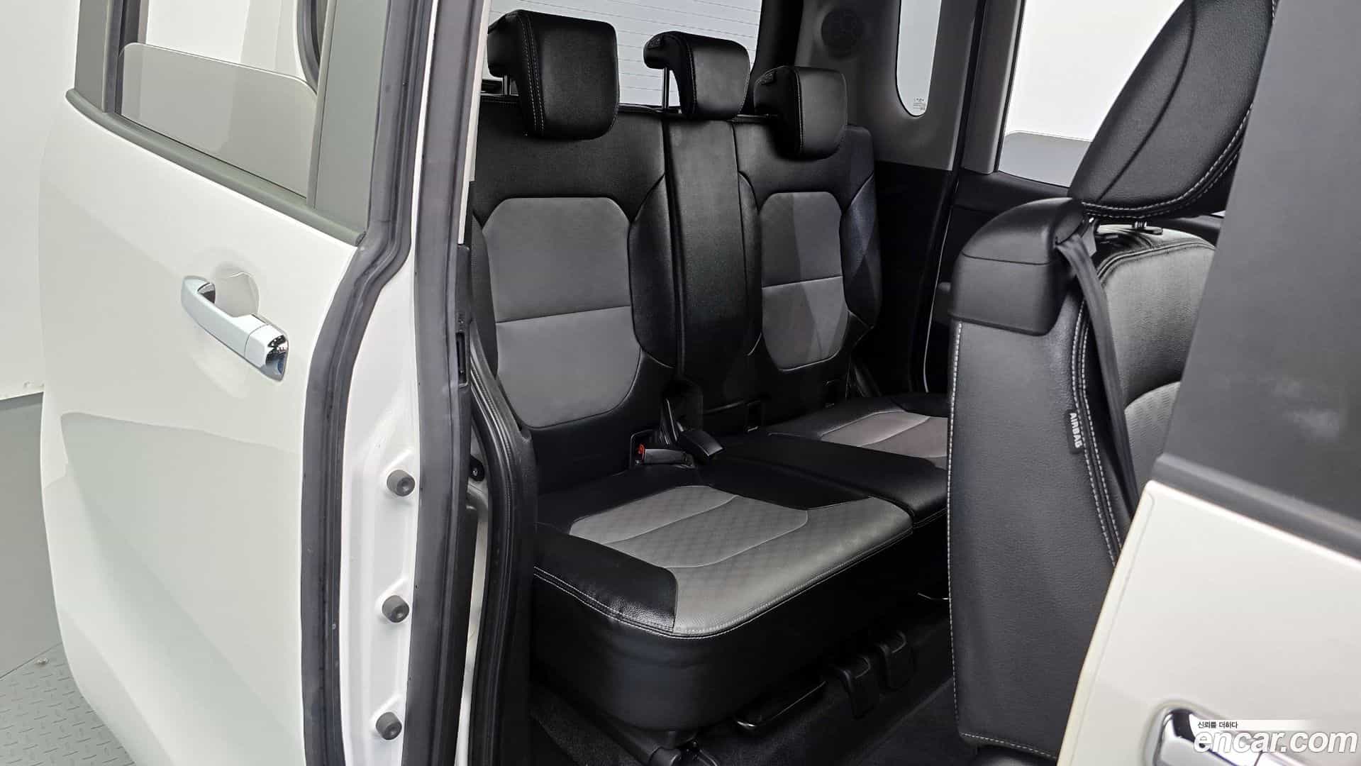 RAY Kia 2022.1-INNER-036