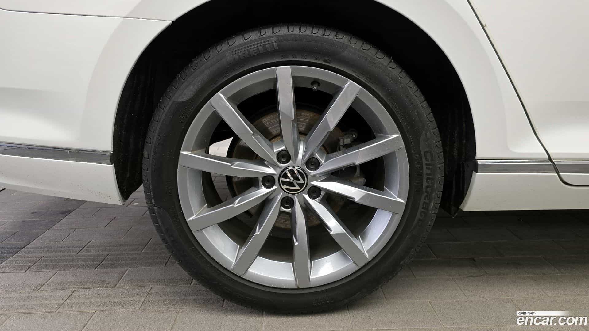 Passat Volkswagen 2021.4-OUTER-005