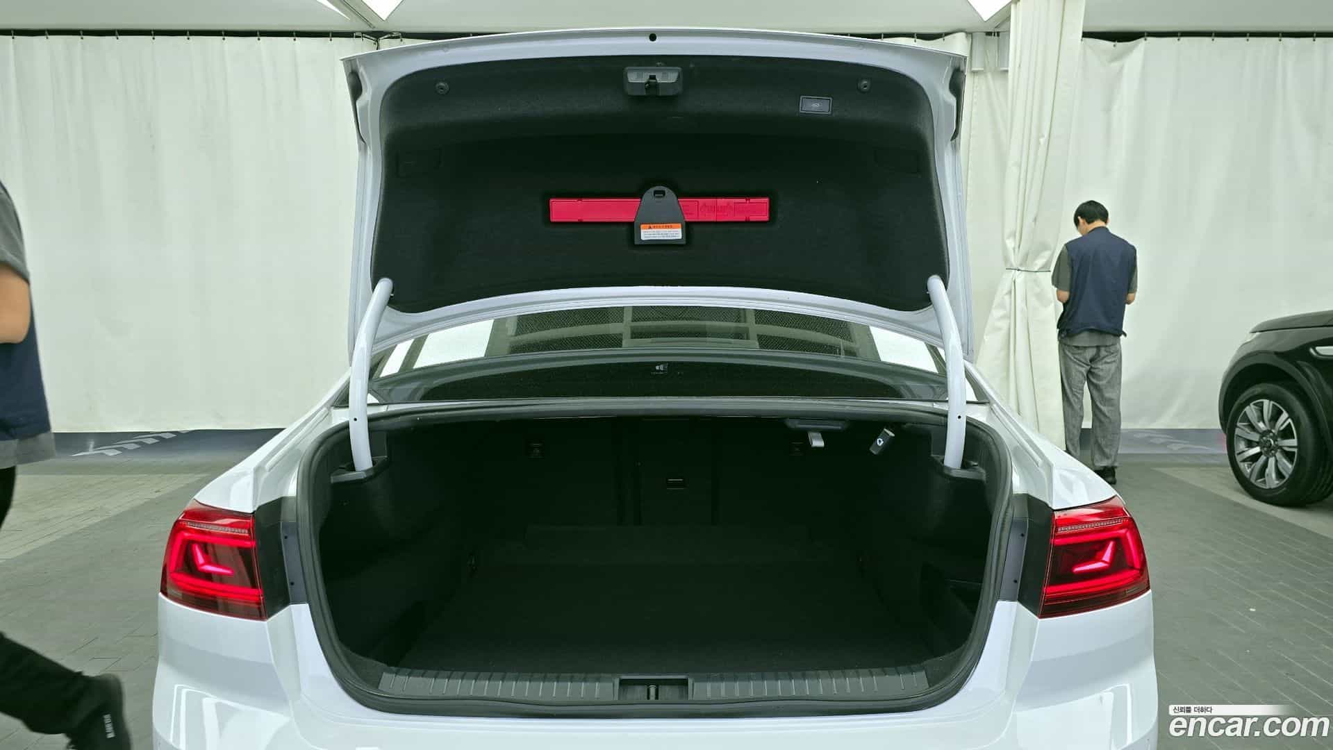 Passat Volkswagen 2021.4-OPTION-024
