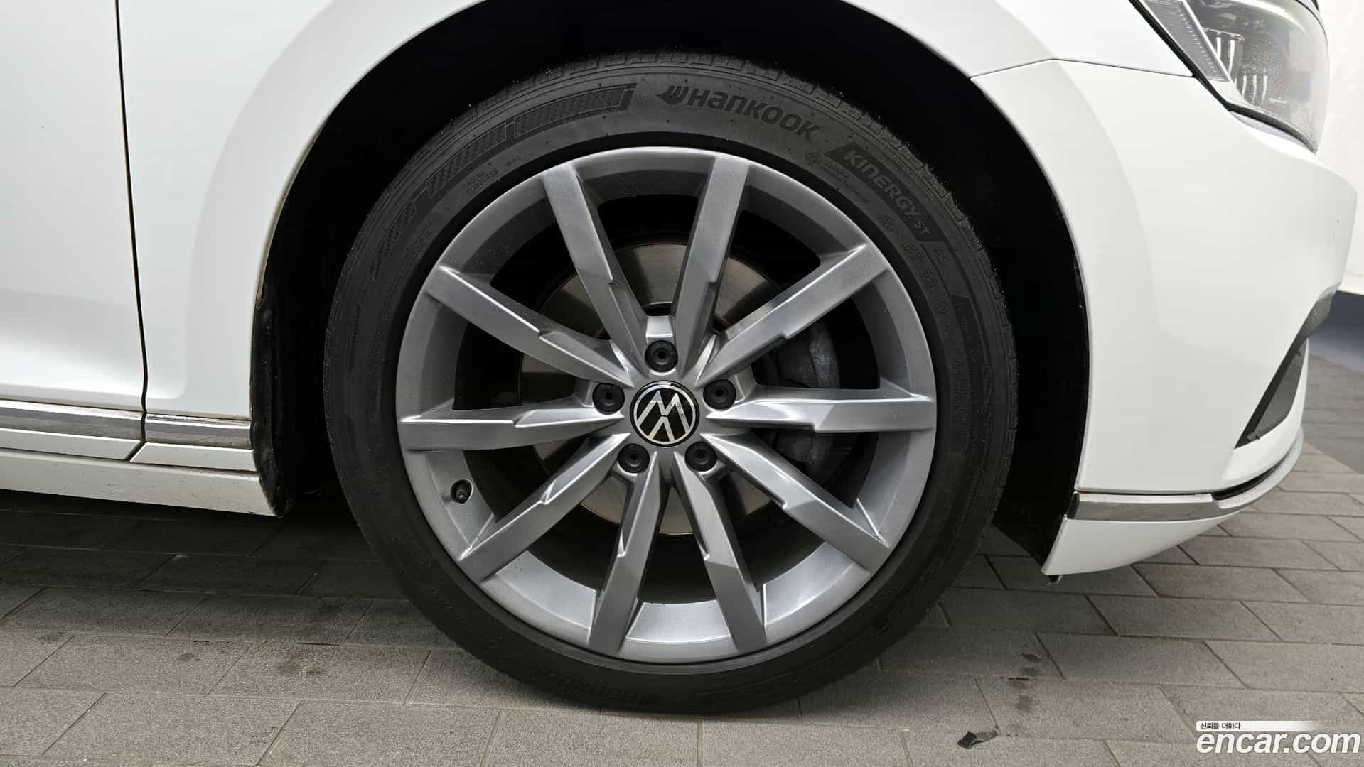 Passat Volkswagen 2021.4-OUTER-031