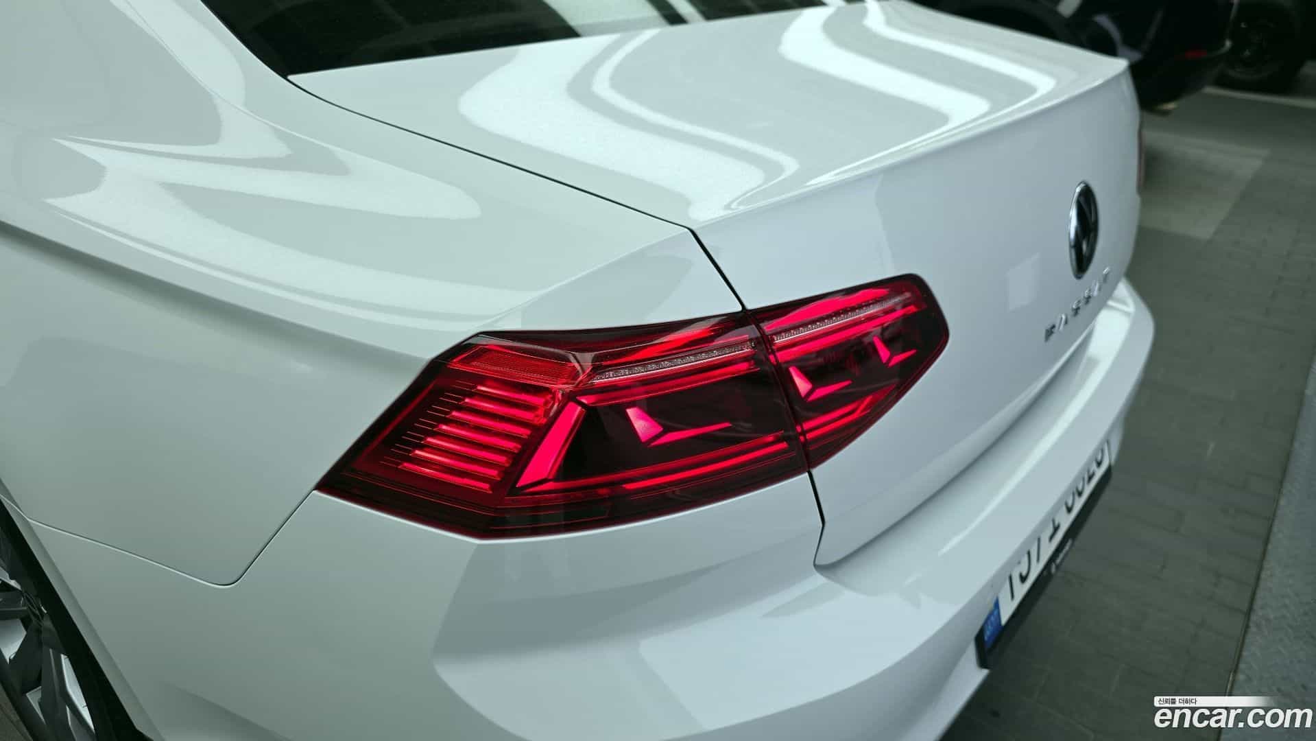Passat Volkswagen 2021.4-OUTER-033