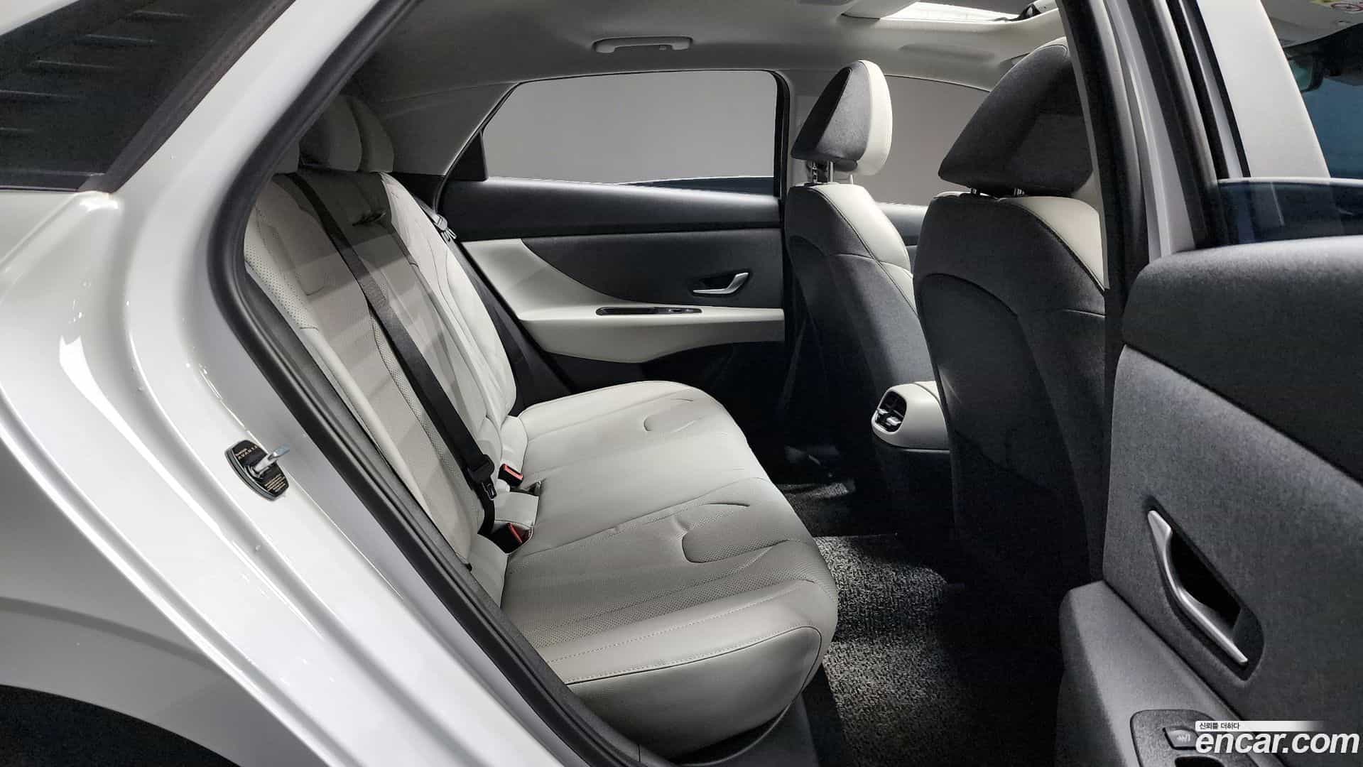AVANTE Hyundai 2020.8-OPTION-015