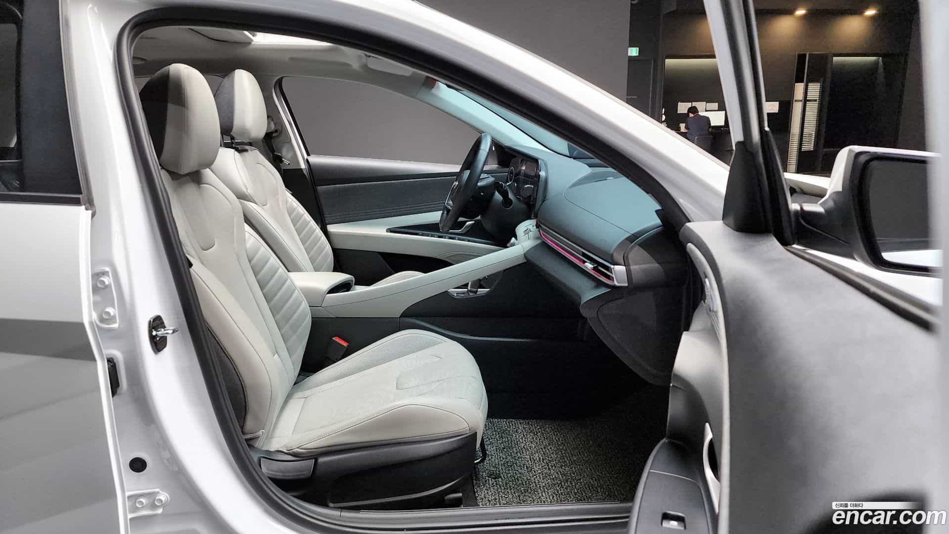 AVANTE Hyundai 2020.8-INNER-036