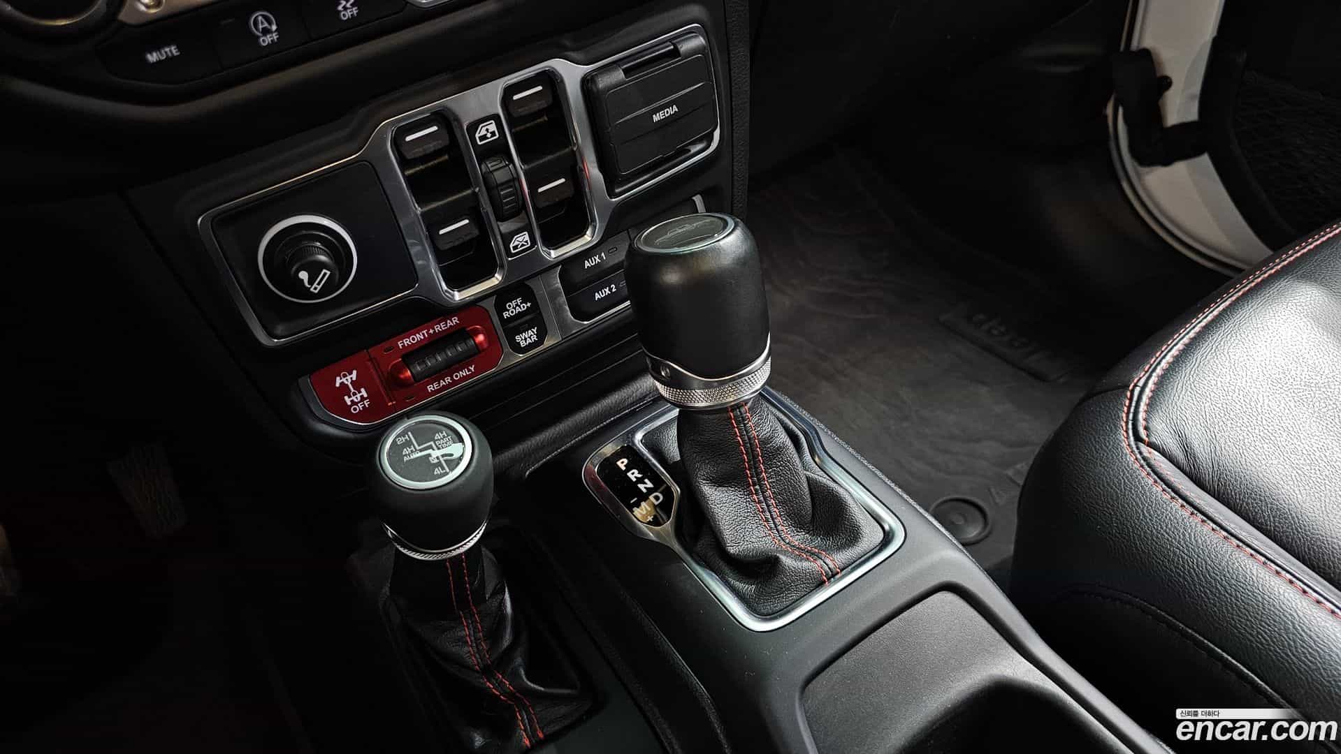 Gladiator Jeep 2020.10-INNER-009