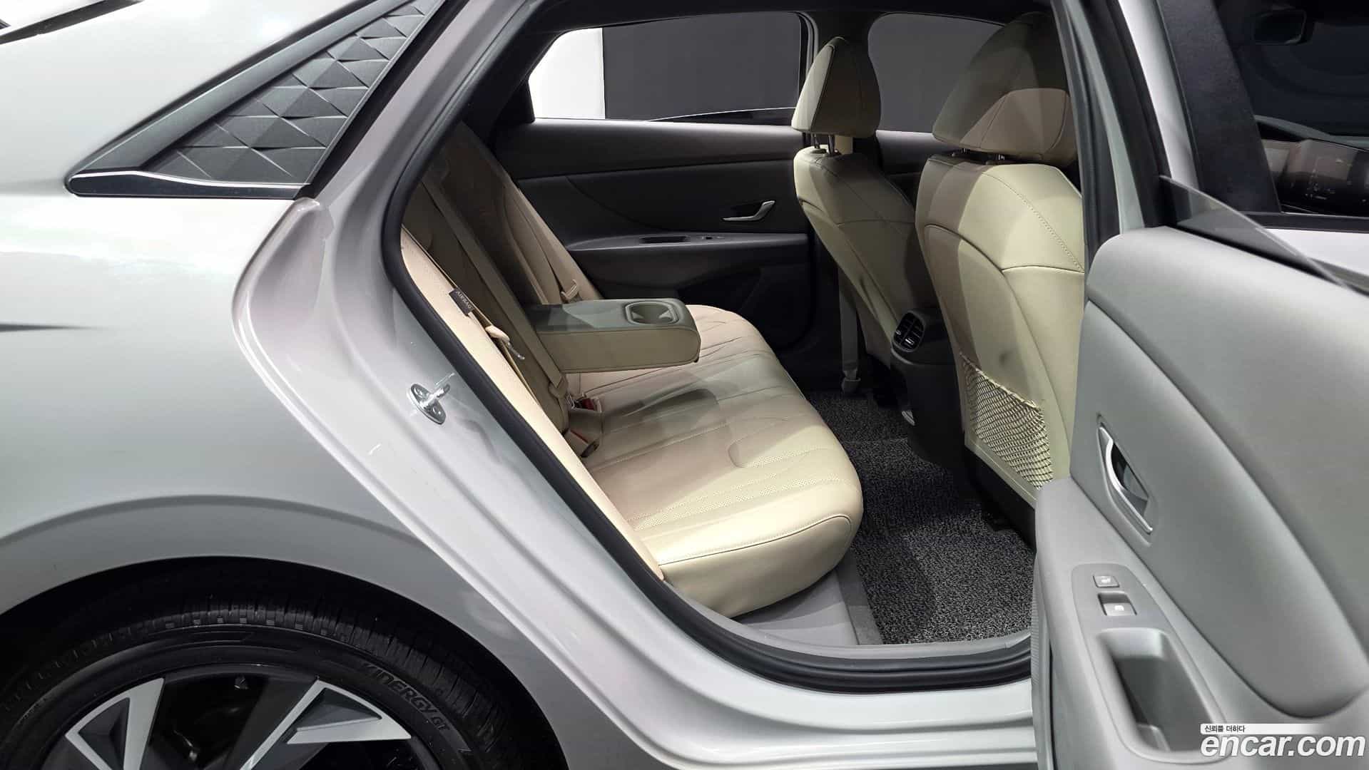 AVANTE Hyundai 2024.3-OPTION-016