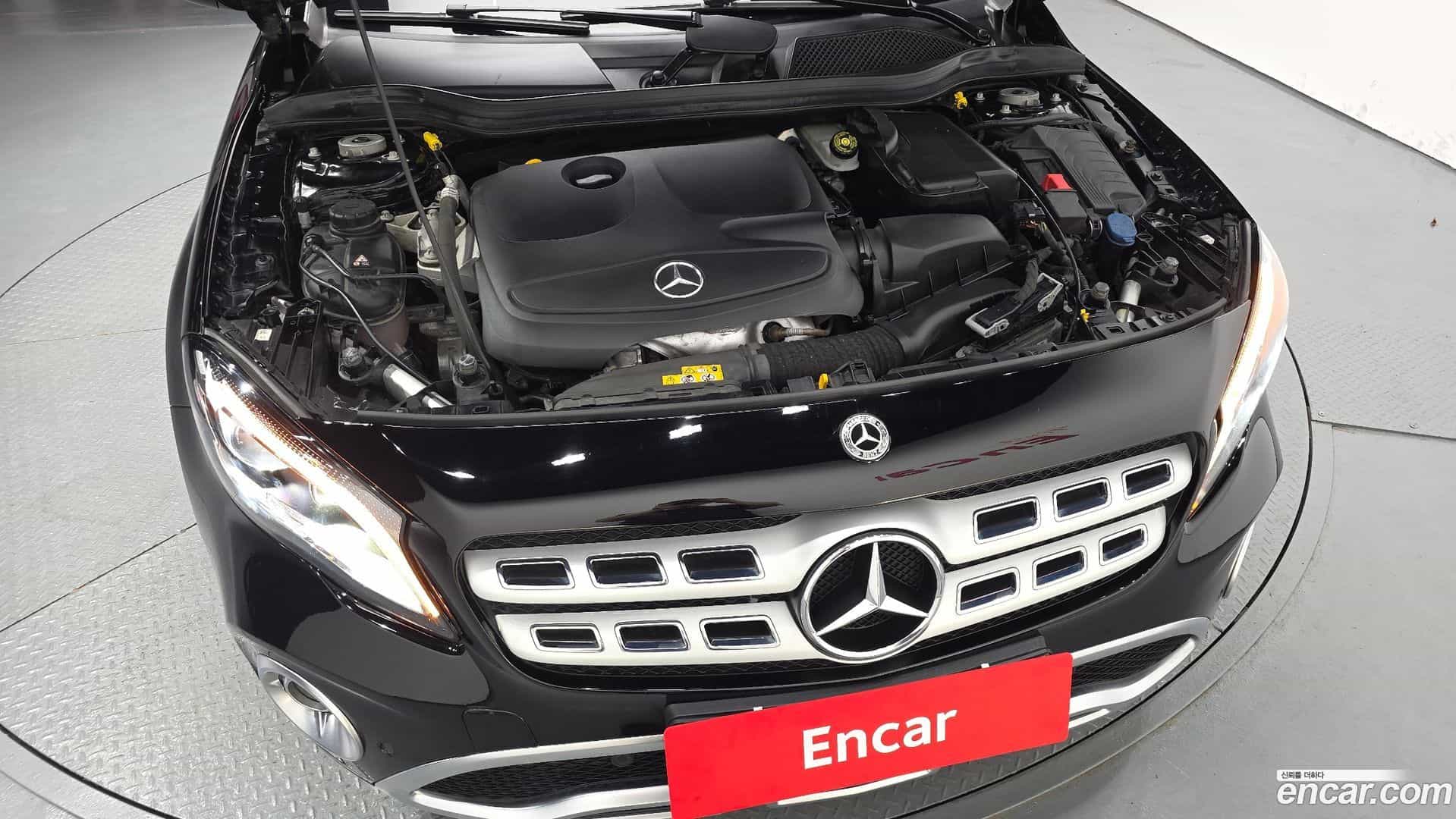 GLA-Class Mercedes-Benz 2018.8-OUTER-006