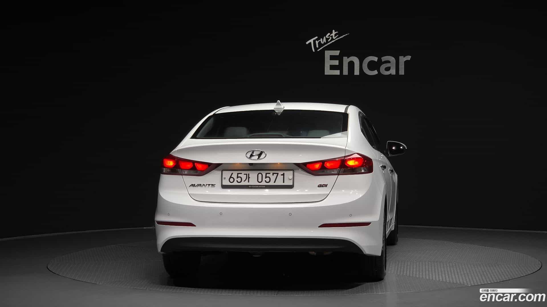 AVANTE Hyundai 2015.9-OUTER-004