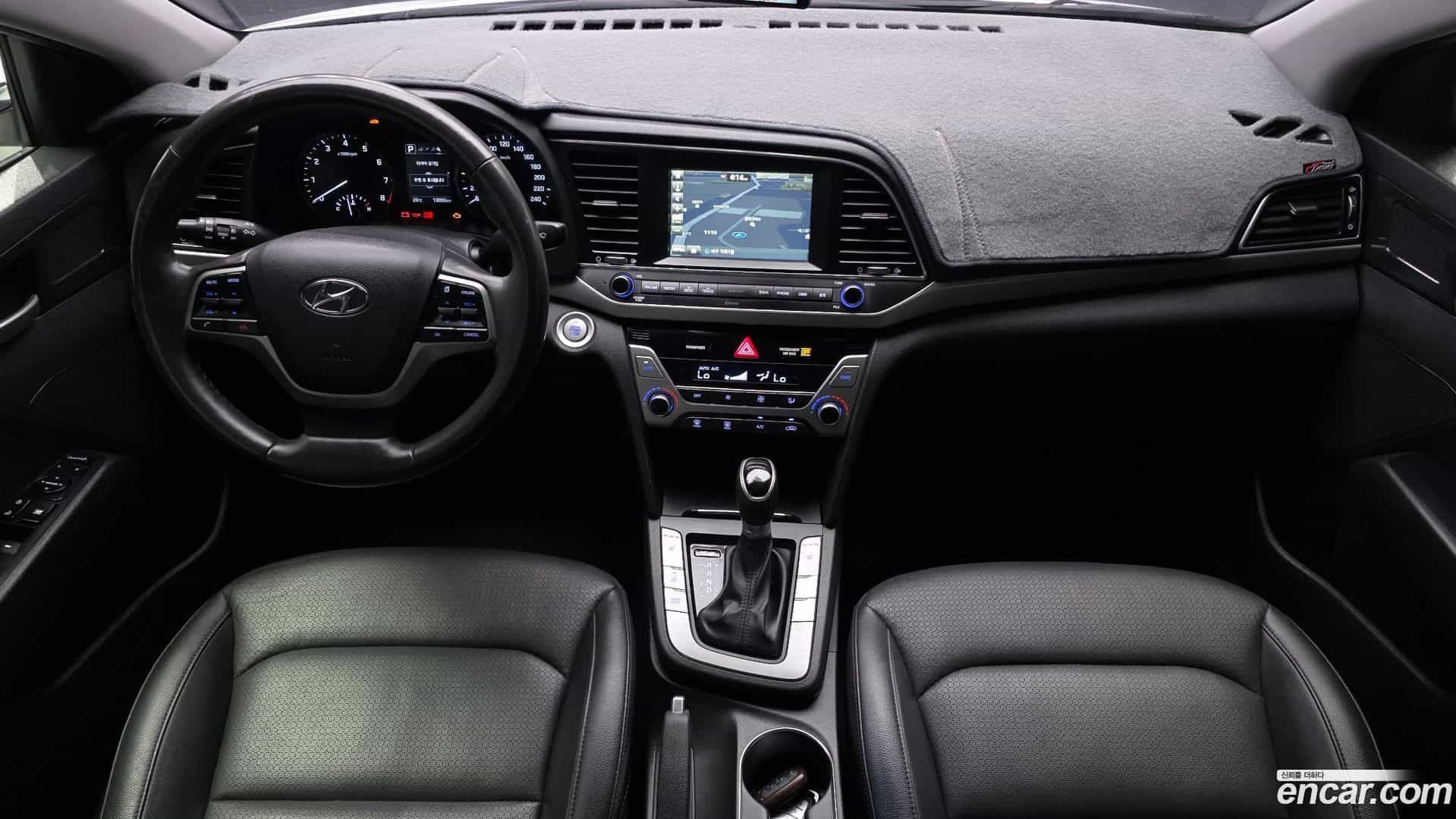 AVANTE Hyundai 2015.9-INNER-007