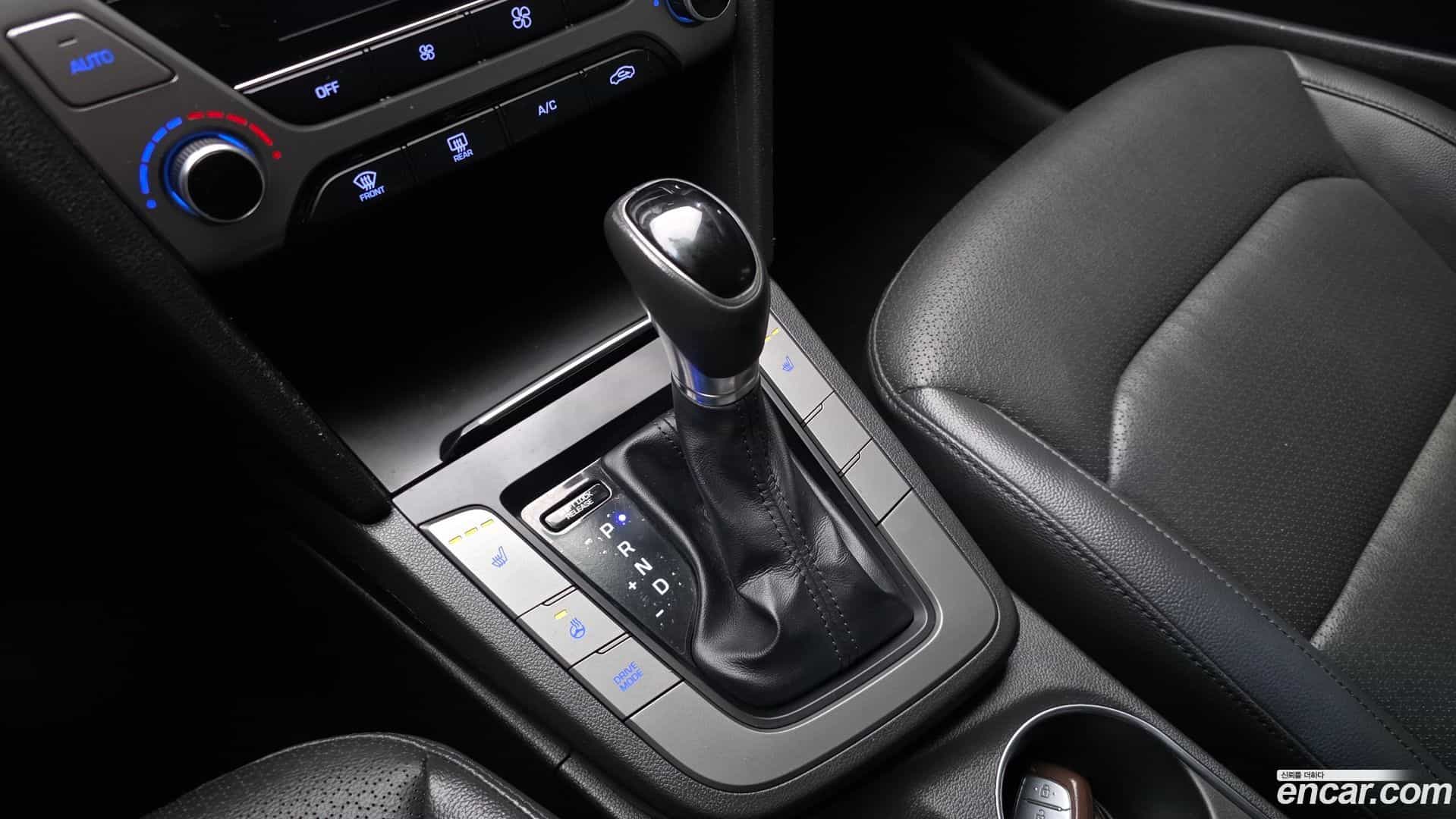 AVANTE Hyundai 2015.9-INNER-009
