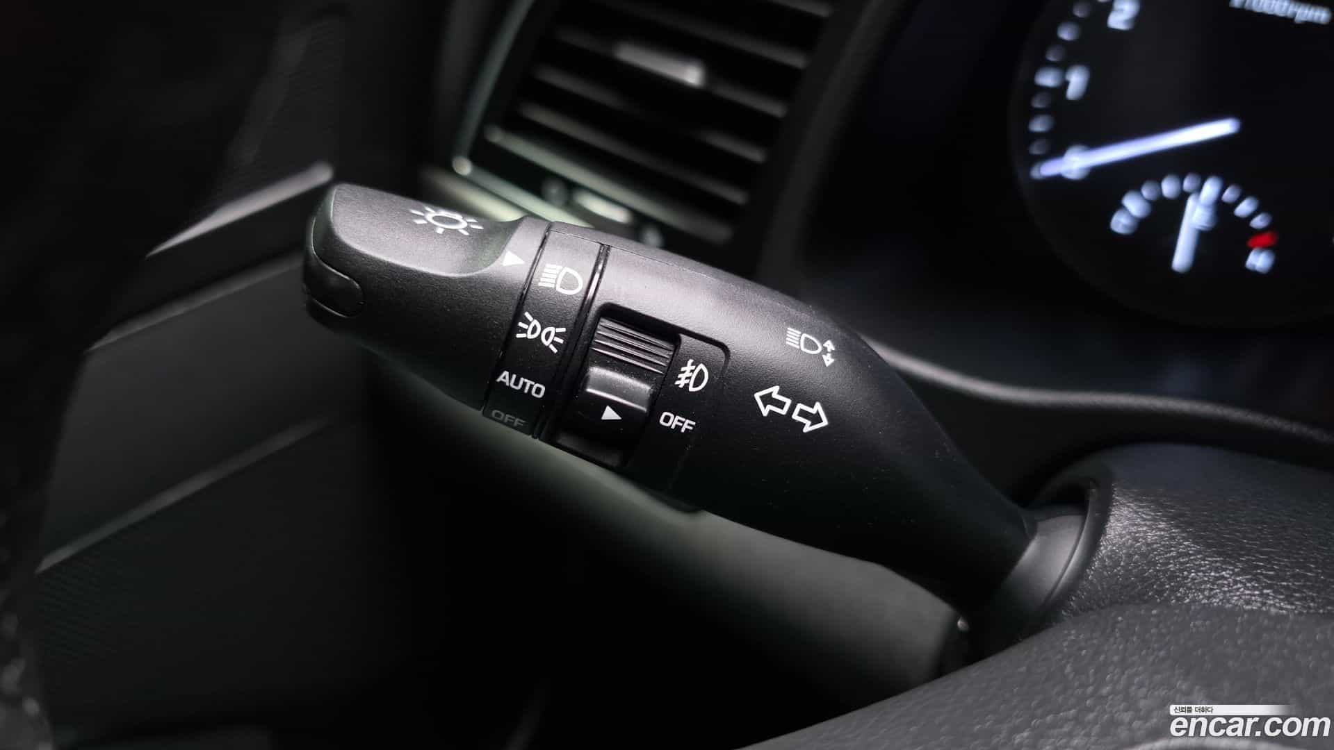 AVANTE Hyundai 2015.9-OPTION-022