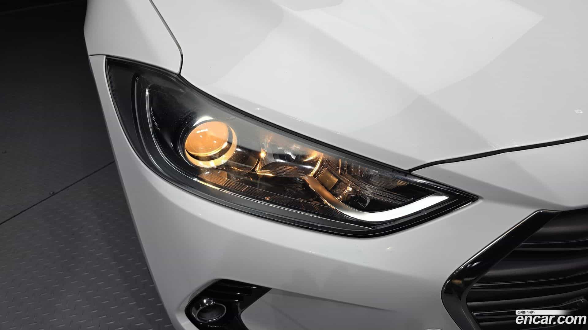 AVANTE Hyundai 2015.9-OUTER-032