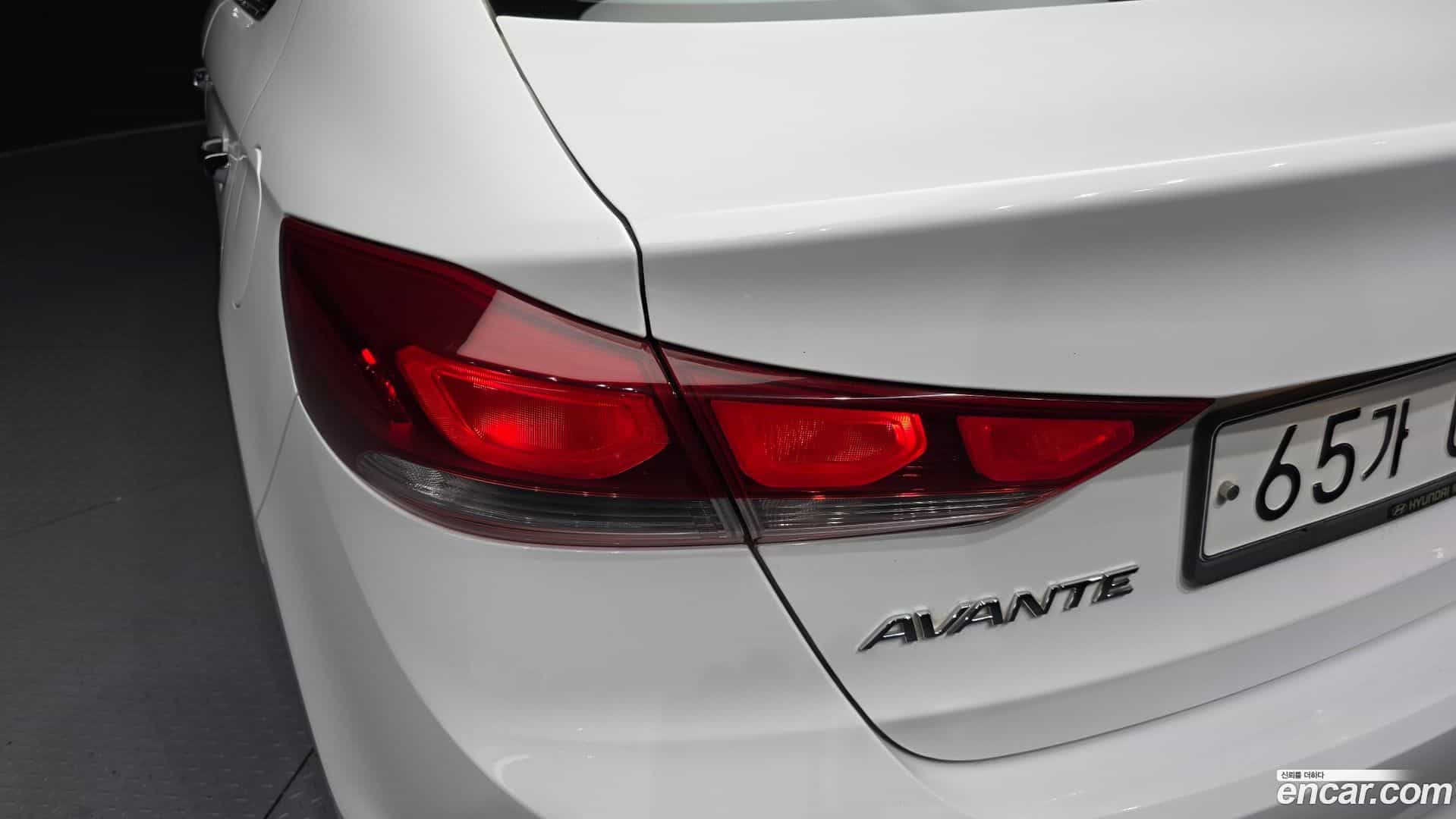 AVANTE Hyundai 2015.9-OUTER-033