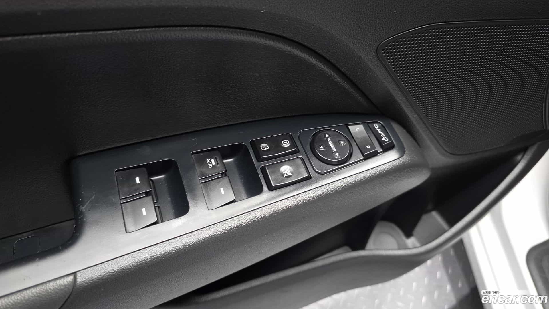 AVANTE Hyundai 2015.9-OPTION-042