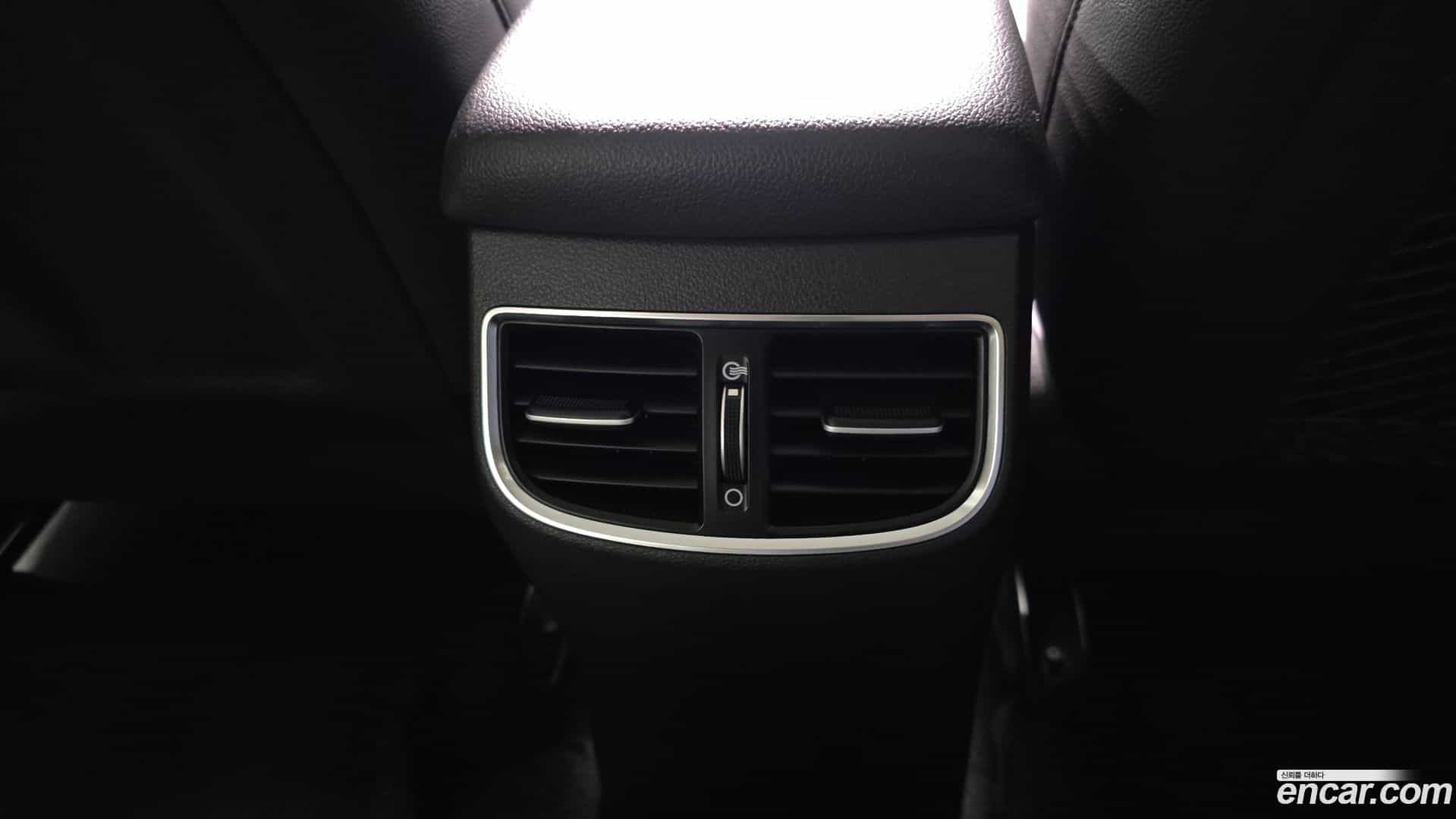 AVANTE Hyundai 2015.9-OPTION-045