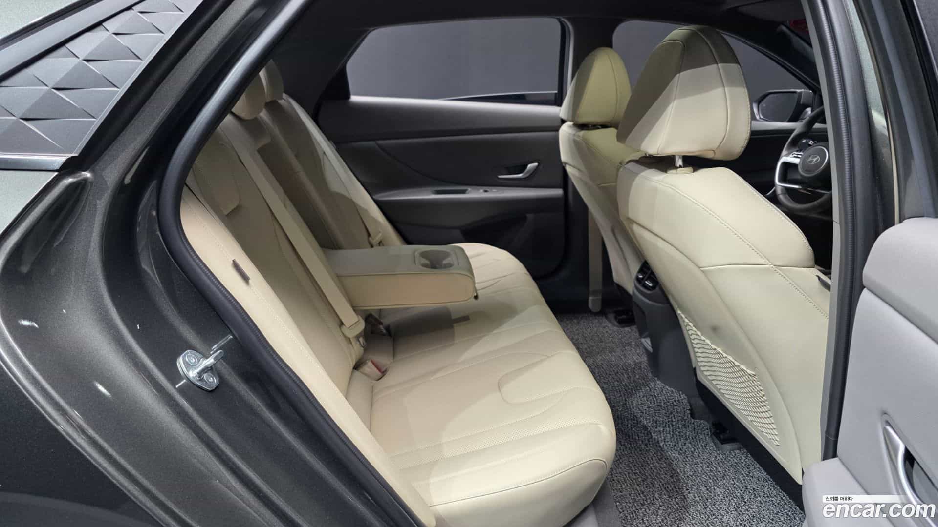 AVANTE Hyundai 2023.5-OPTION-016